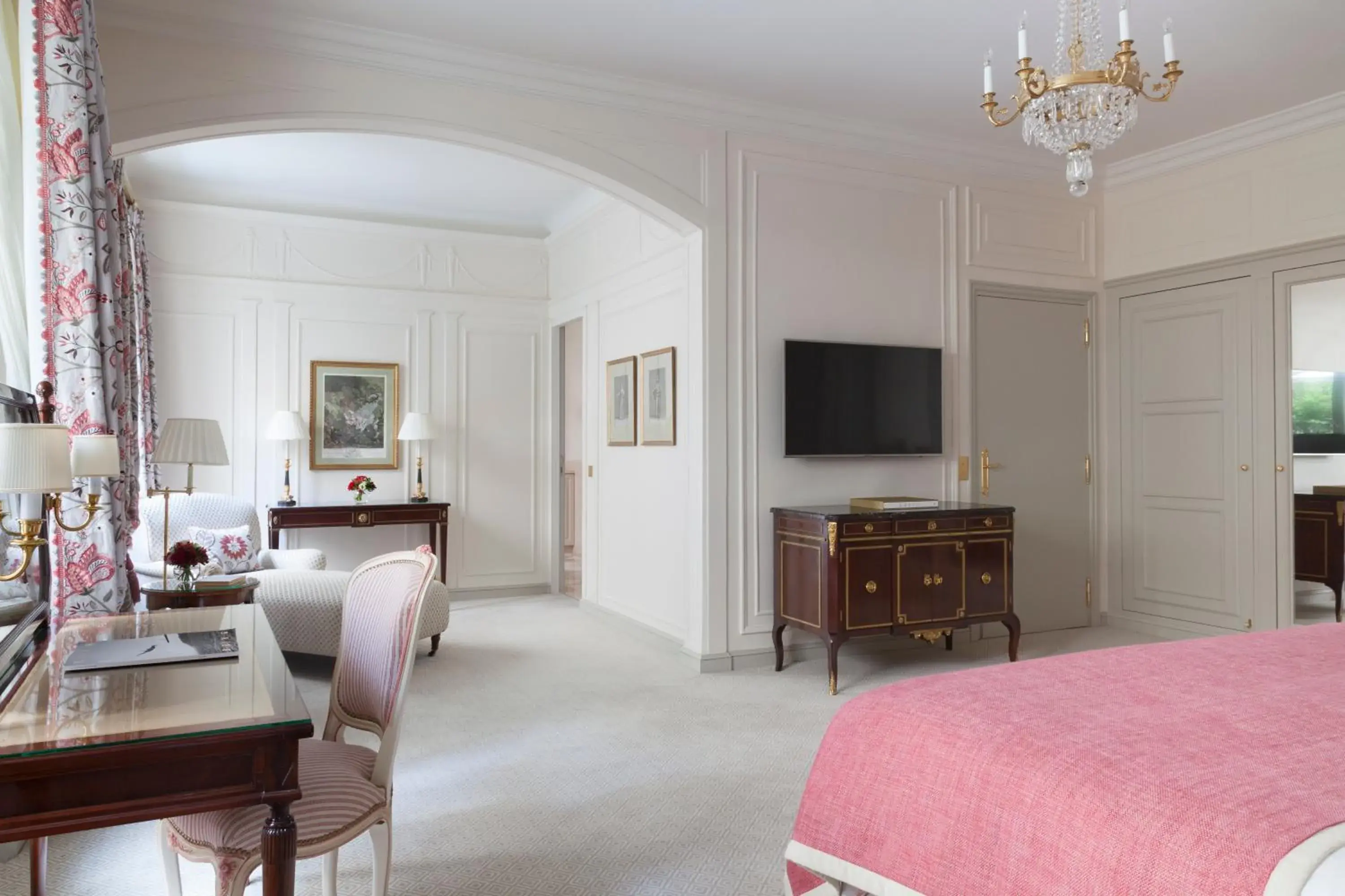 Bedroom, TV/Entertainment Center in Le Bristol Paris - an Oetker Collection Hotel