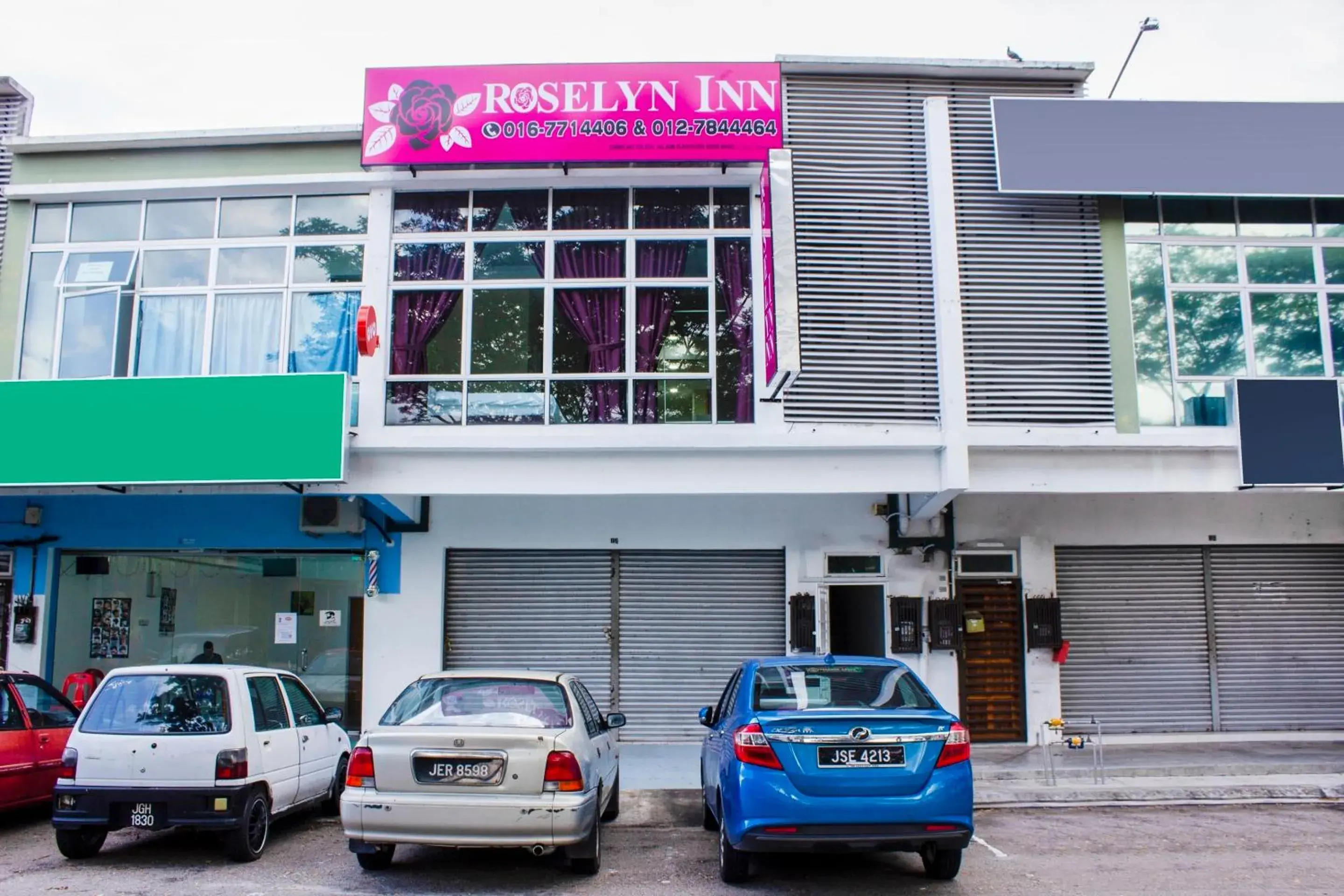 Facade/entrance, Property Building in OYO 90090 Roselyn Inn 2