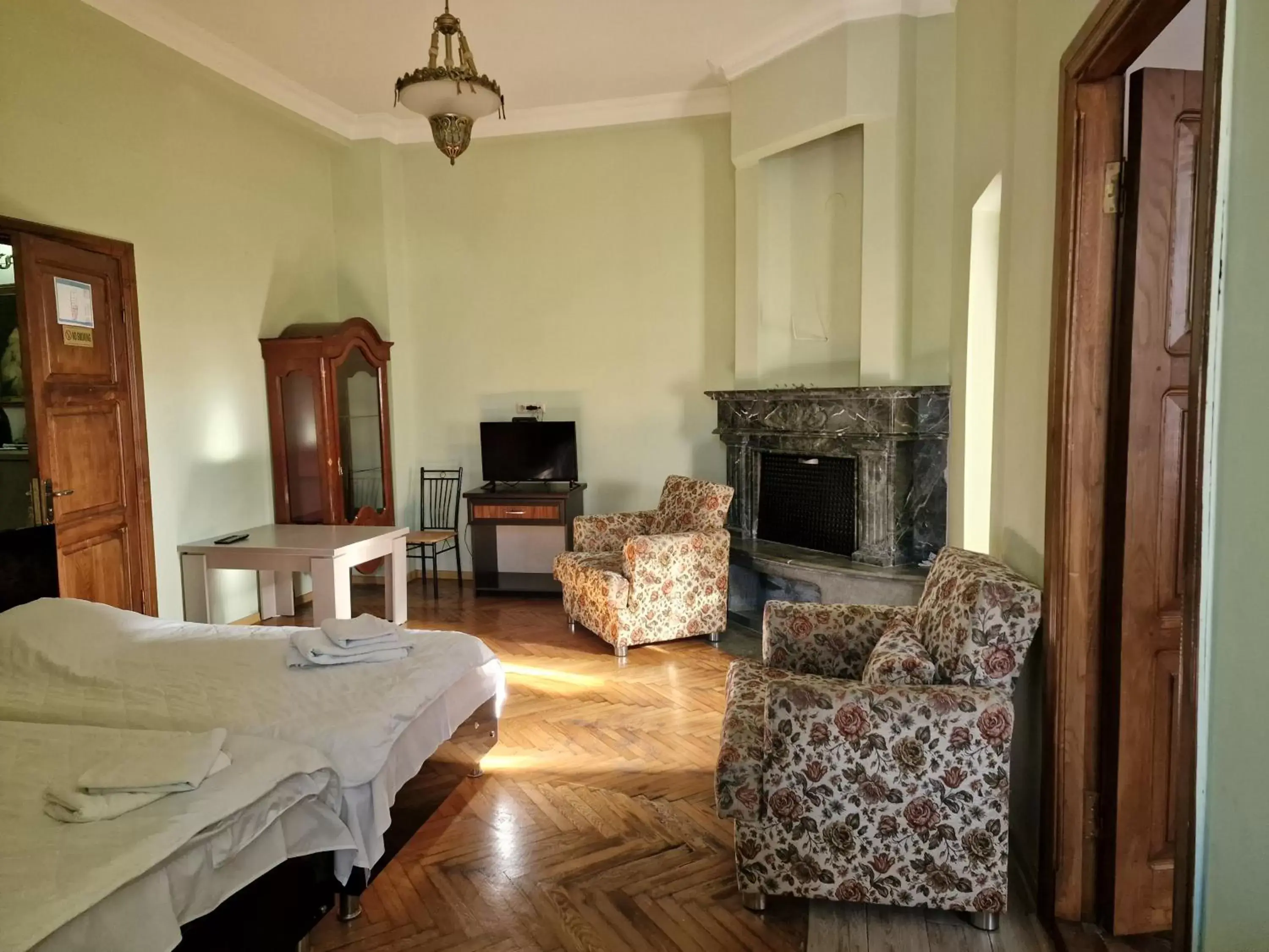 Family Room in CATTALEYA Family Room in CATTALEYA