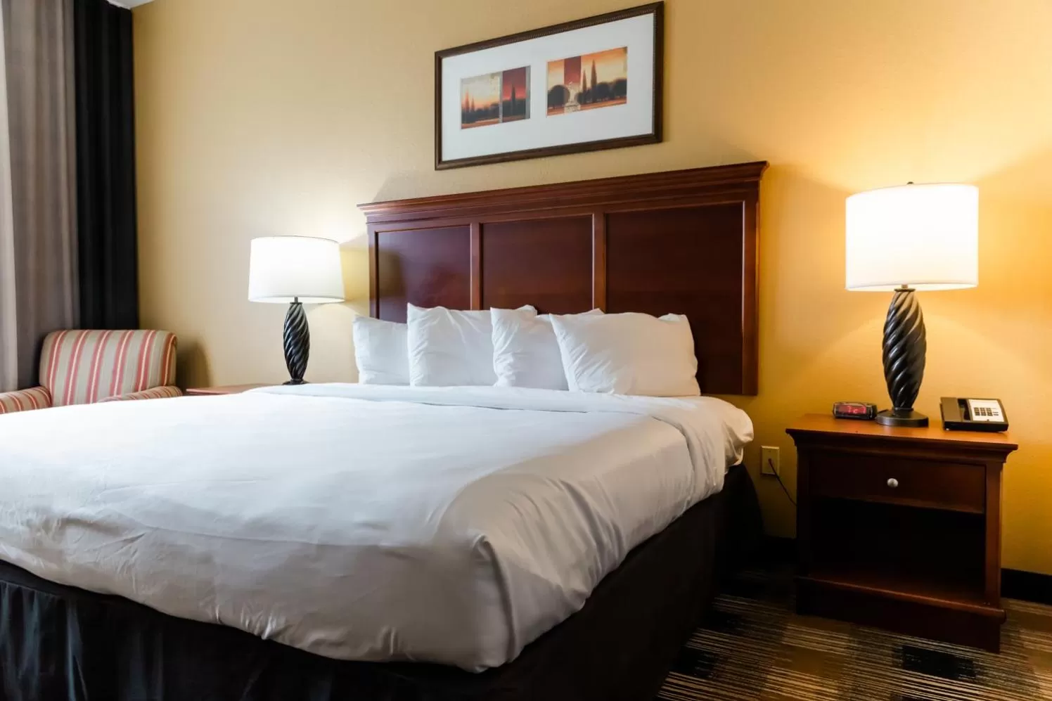 Bed in Country Inn & Suites by Radisson, Helen, GA