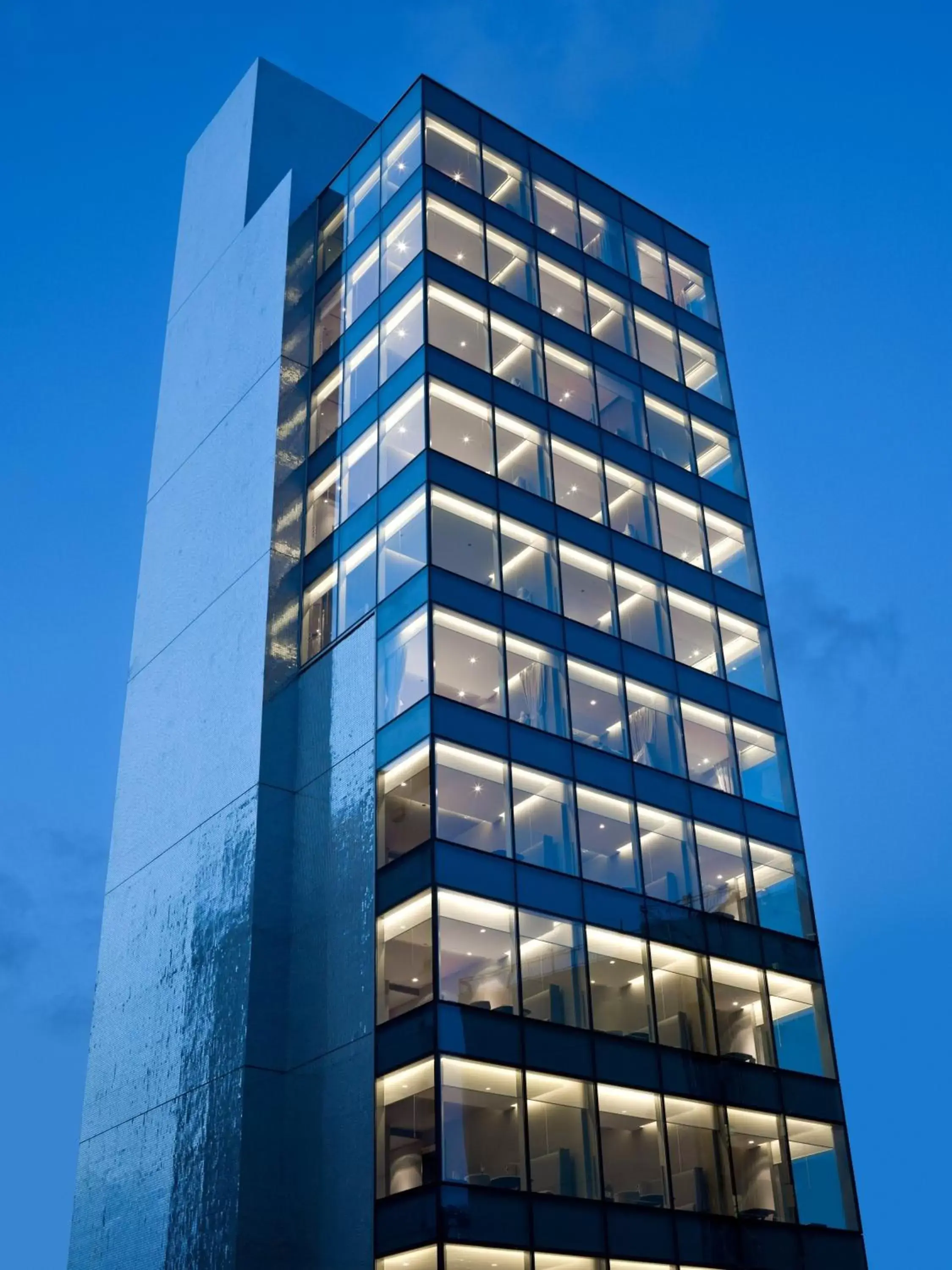 Facade/entrance, Property Building in 99 Bonham