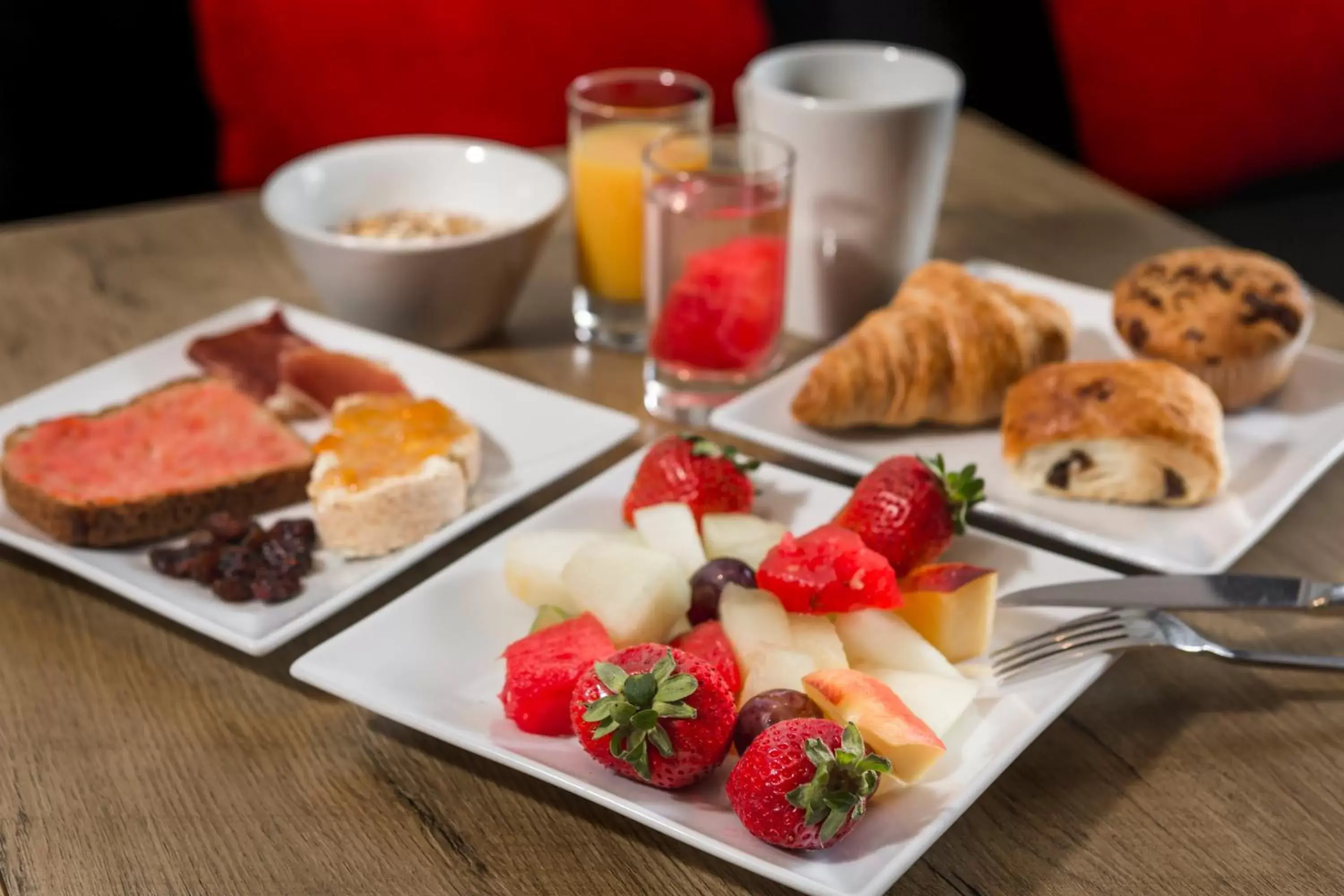 Buffet breakfast in Ibis Granada