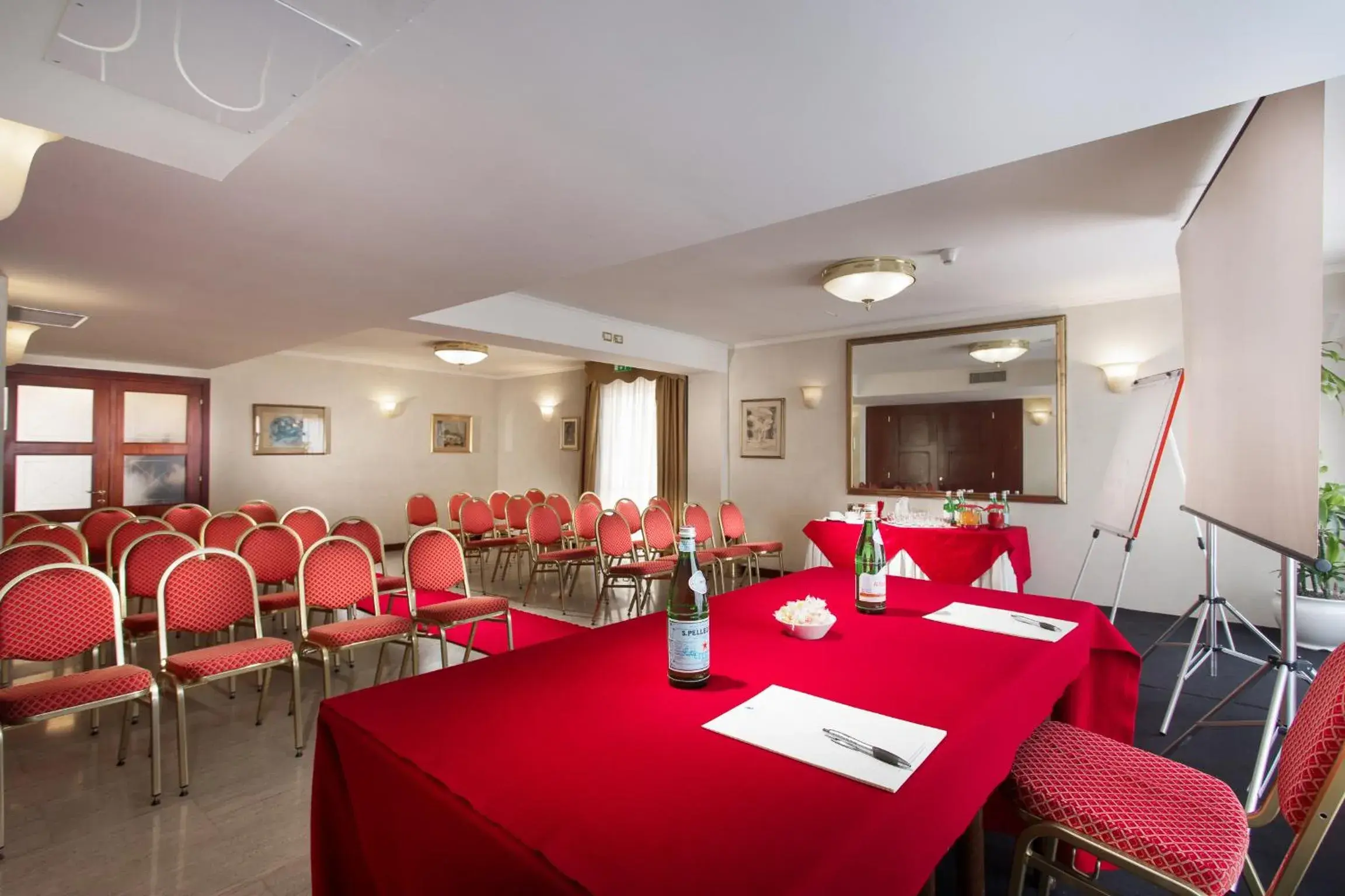 Meeting/conference room in Hotel De Londres