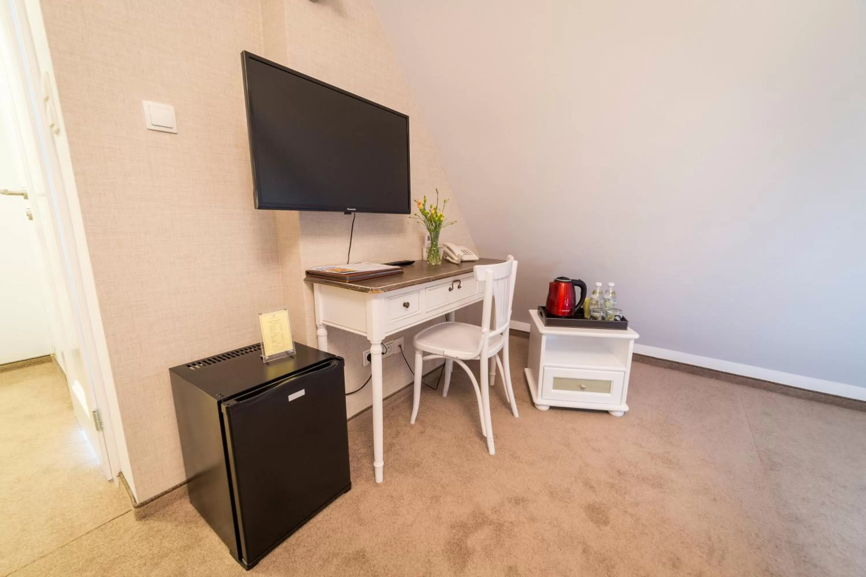 Photo of the whole room in Amax Boutique Hotel