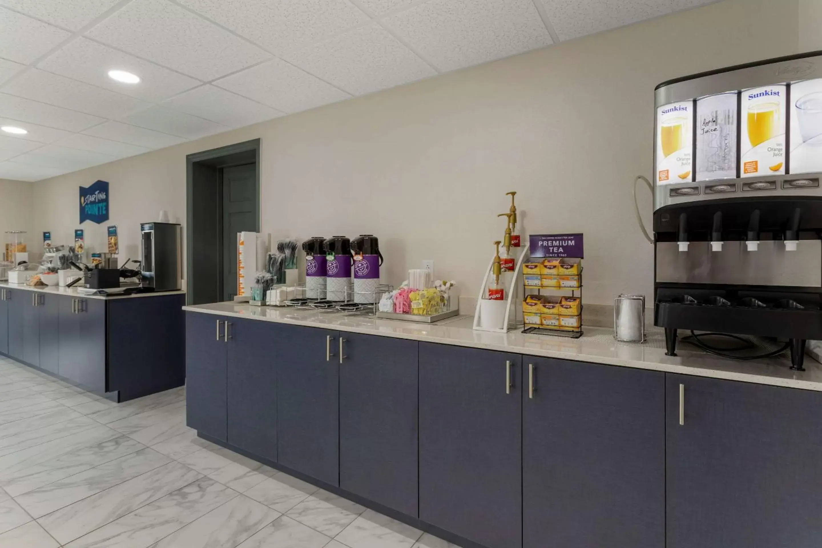 Breakfast in Clarion Pointe Kimball By Choice Hotels Breakfast in Clarion Pointe Kimball By Choice Hotels