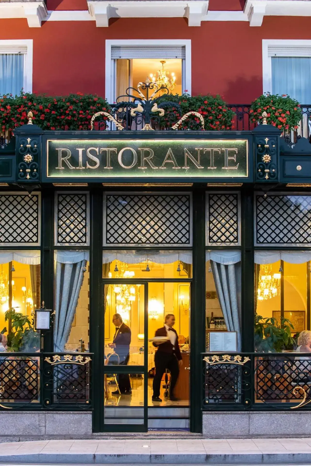 Restaurant/places to eat in Hotel Milan Speranza Au Lac