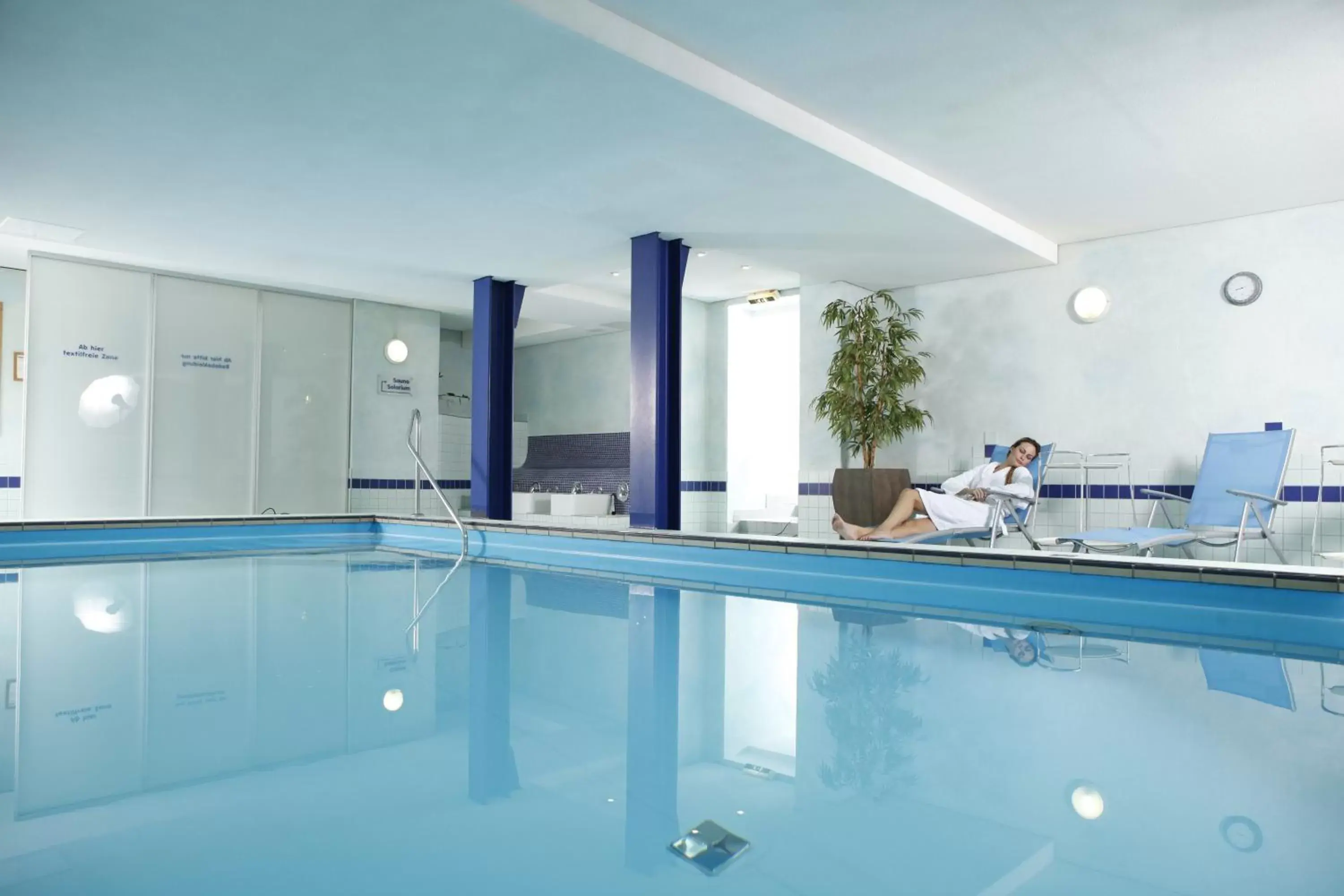 Swimming Pool in Hotel Rennschuh