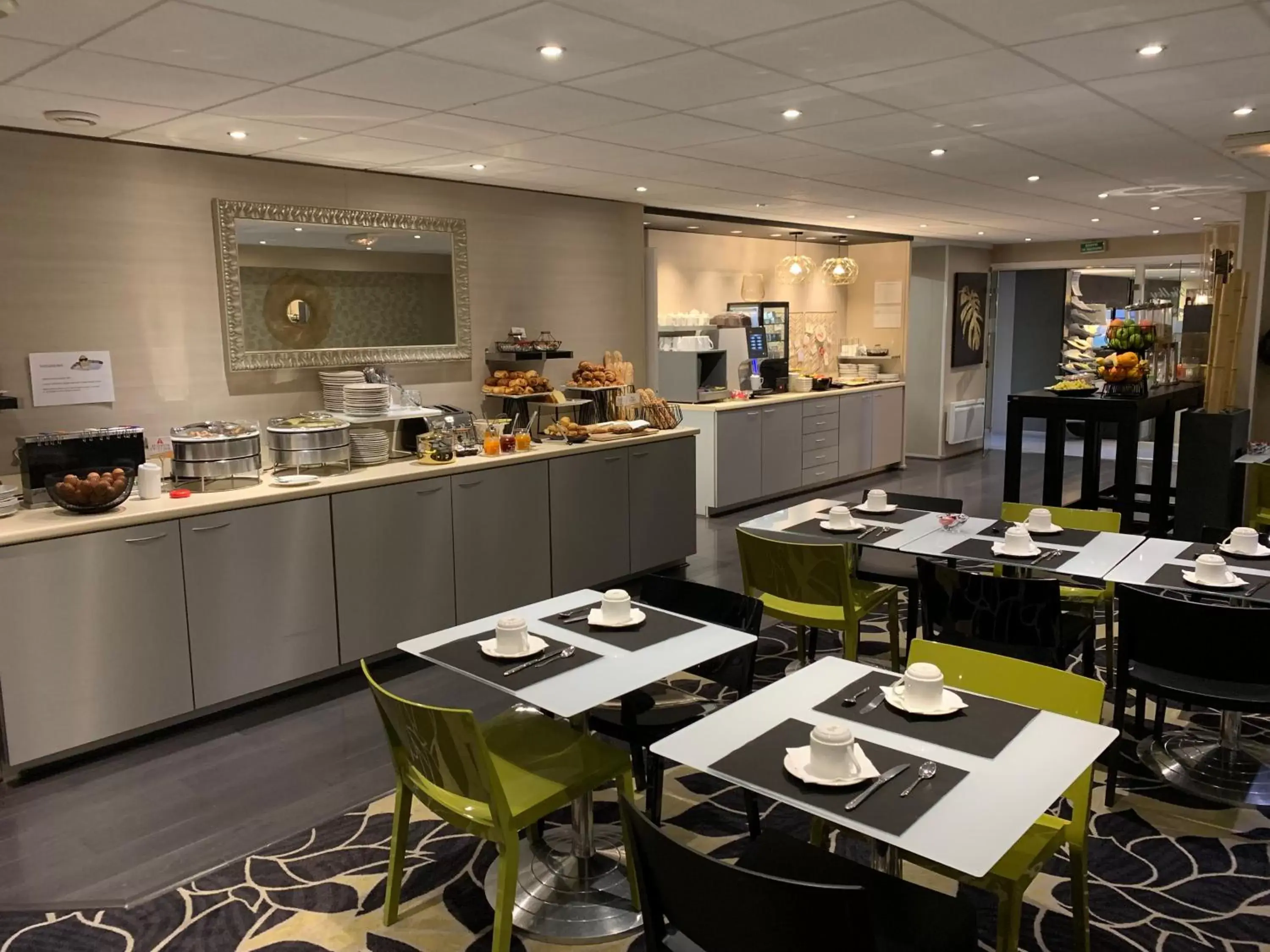 Breakfast, Restaurant/Places to Eat in Mercure Cabourg Hôtel & Spa