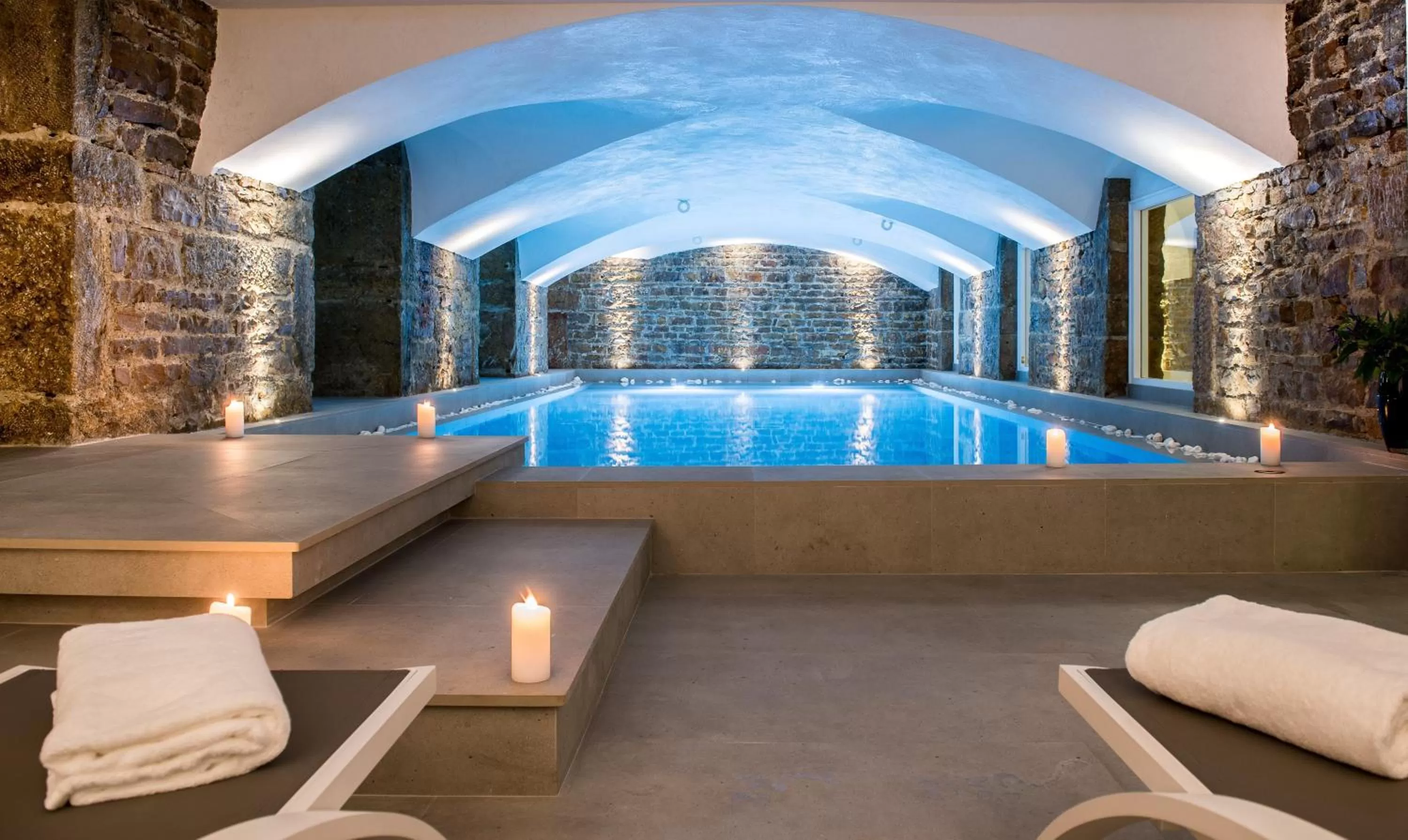 Swimming pool in Boscolo Lyon Hotel & Spa