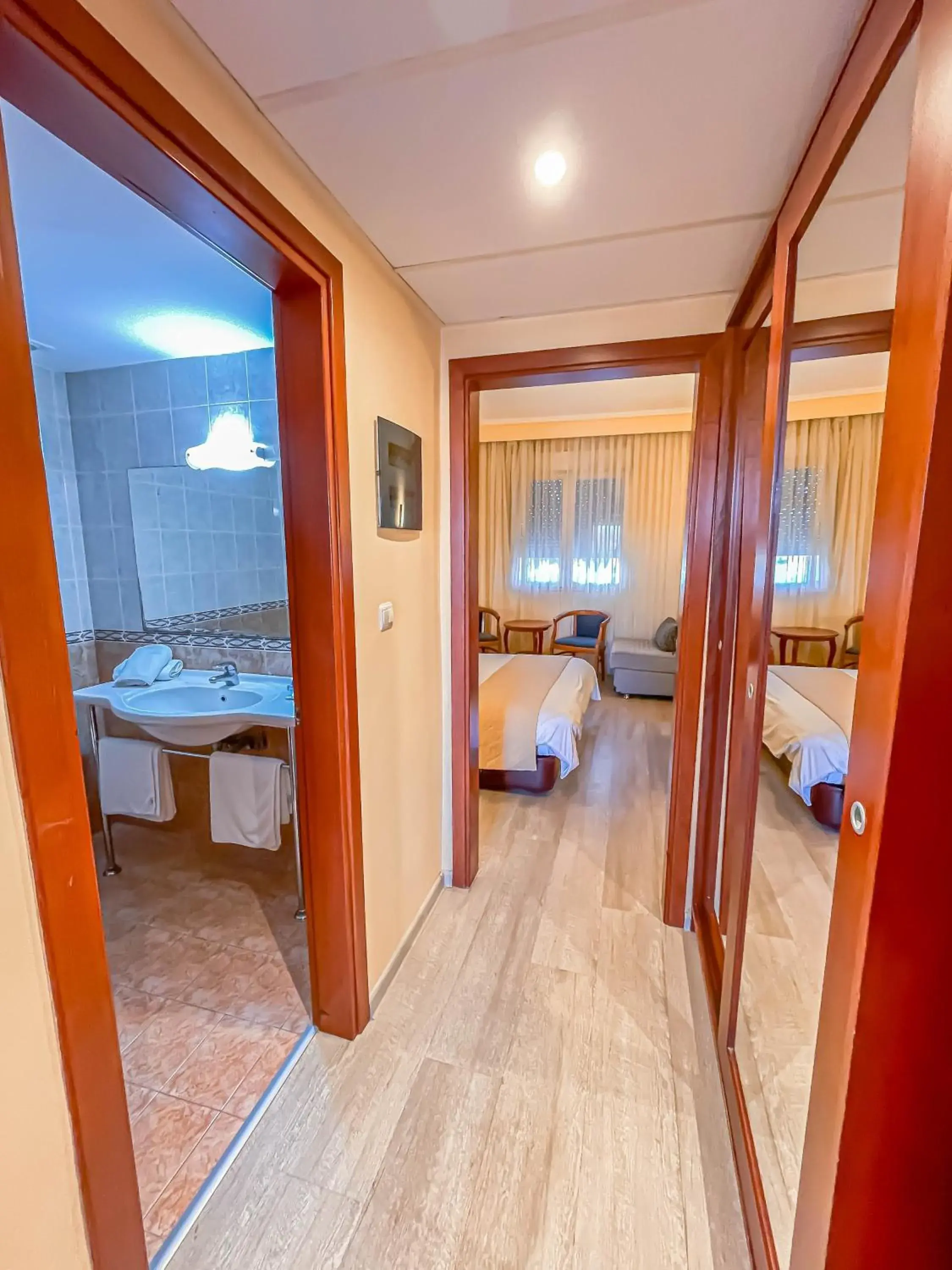 Photo of the whole room, Bathroom in Ambassador Hotel Thessaloniki