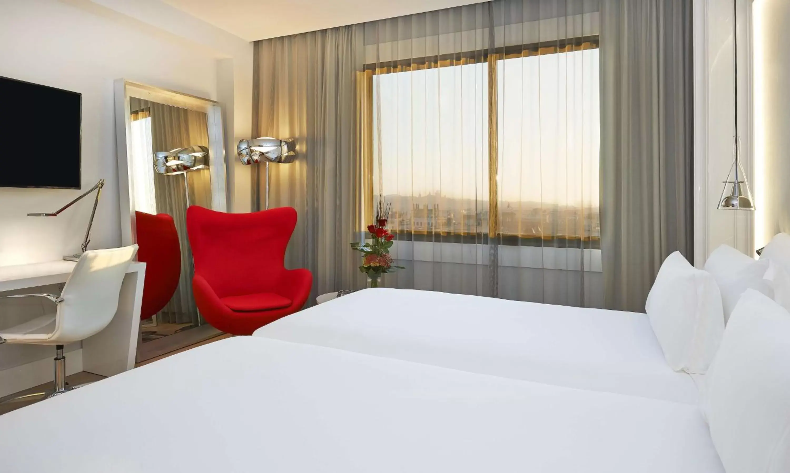 Photo of the whole room, Bed in NH Collection Barcelona Gran Hotel Calderon