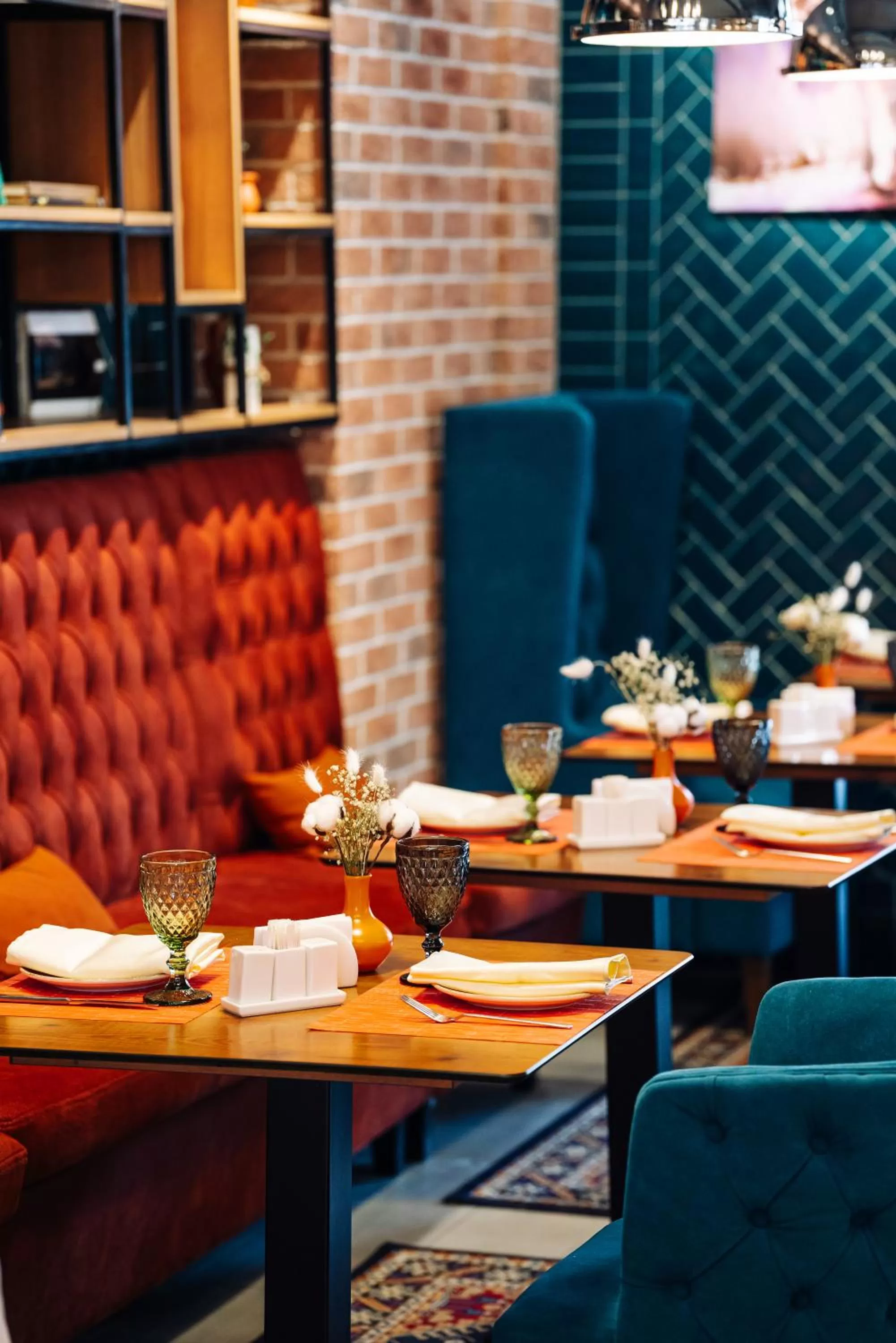 Restaurant/places to eat in Resident City Hotel