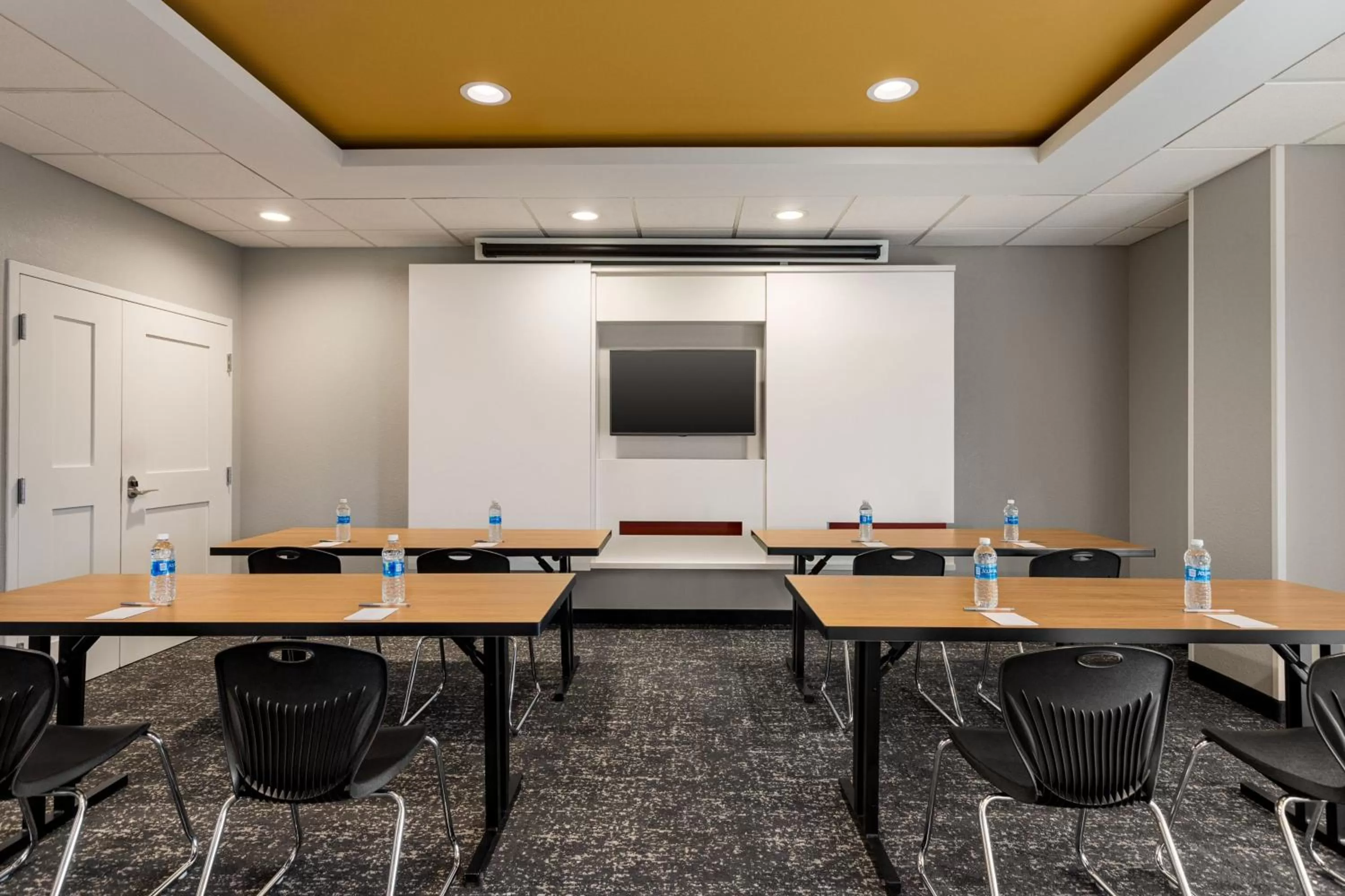 Meeting/conference room in TownePlace Suites by Marriott Harrisburg West/Mechanicsburg