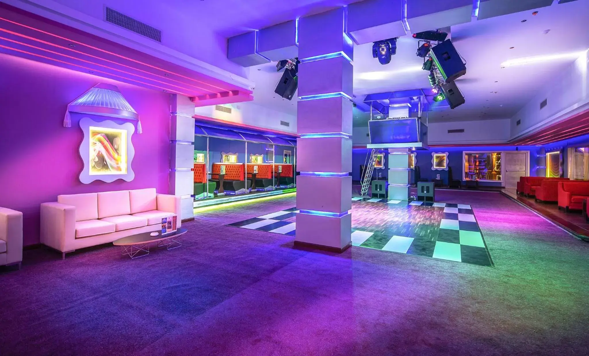 Nightclub / DJ in Jasmine Palace Resort