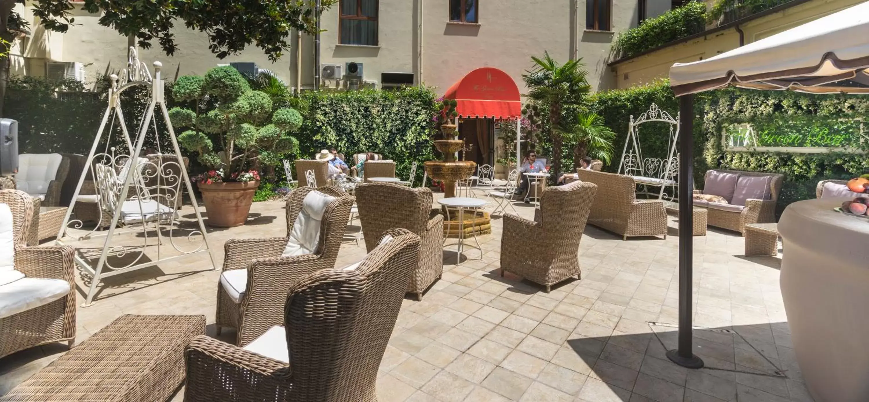 Garden, Restaurant/Places to Eat in Hotel Milton Roma