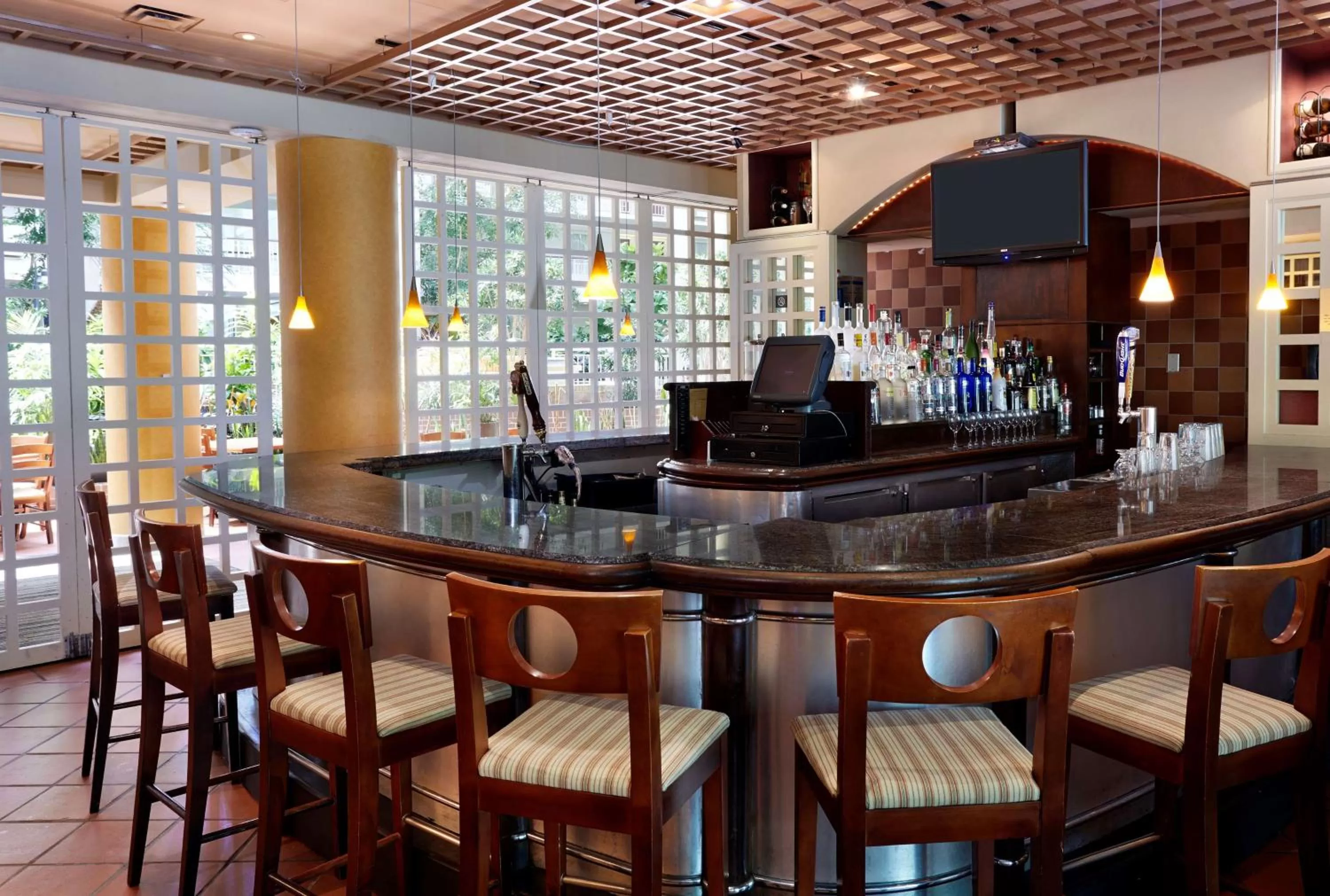 Lounge or bar in Embassy Suites Parsippany