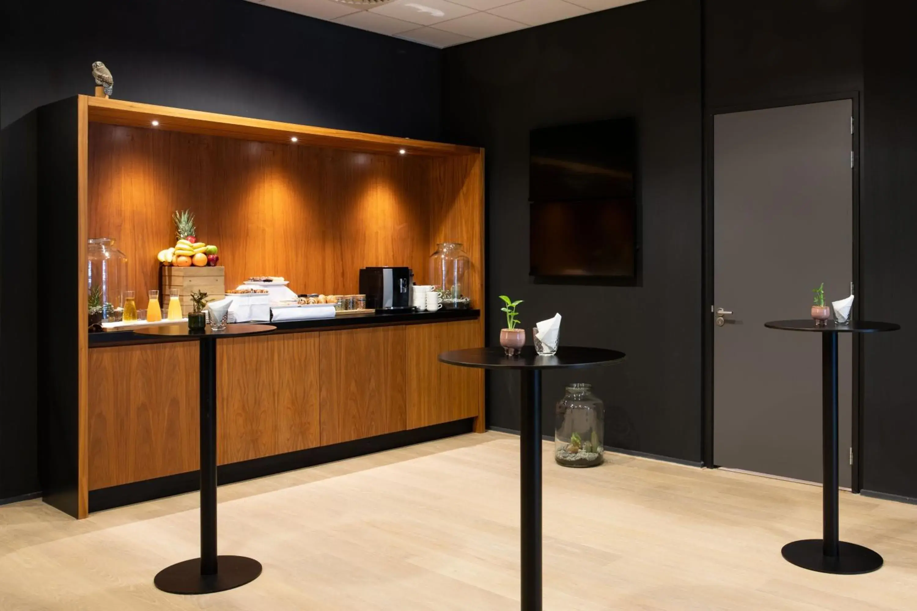 Meeting/conference room, Kitchen/Kitchenette in Courtyard by Marriott Amsterdam Arena Atlas