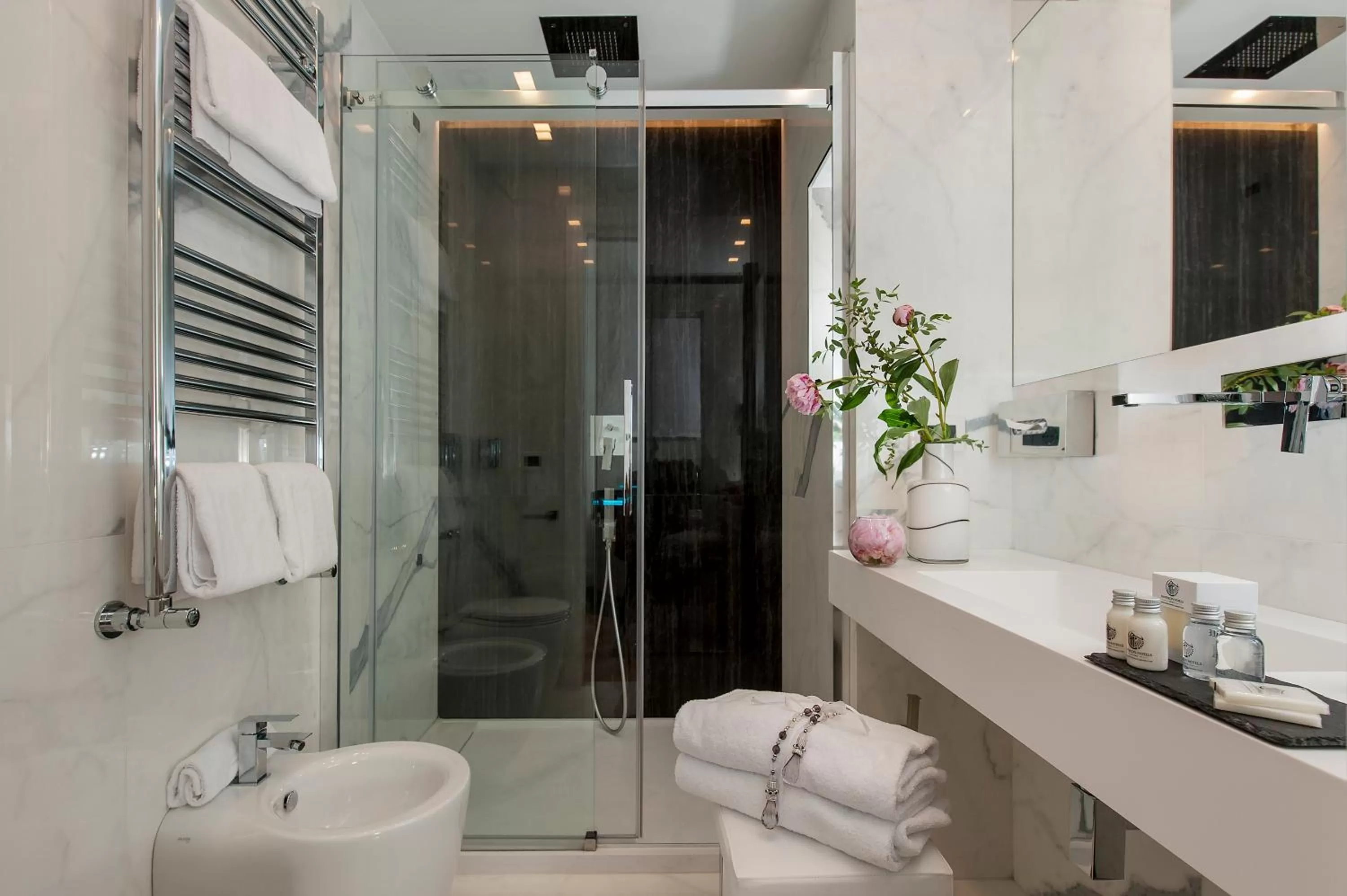 Shower in Argentina Residenza Style Hotel