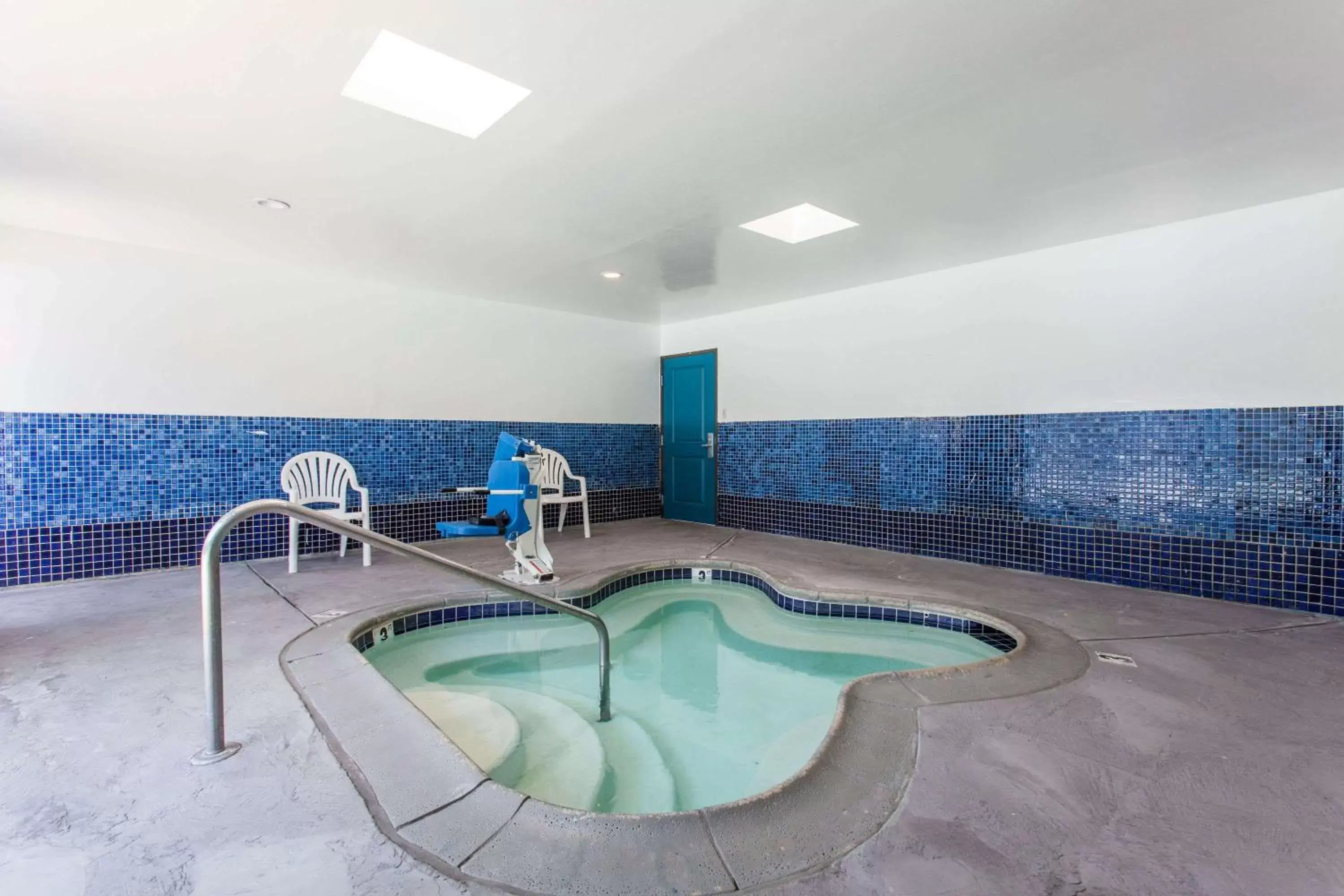 On site, Swimming Pool in Days Inn by Wyndham San Diego-East/El Cajon