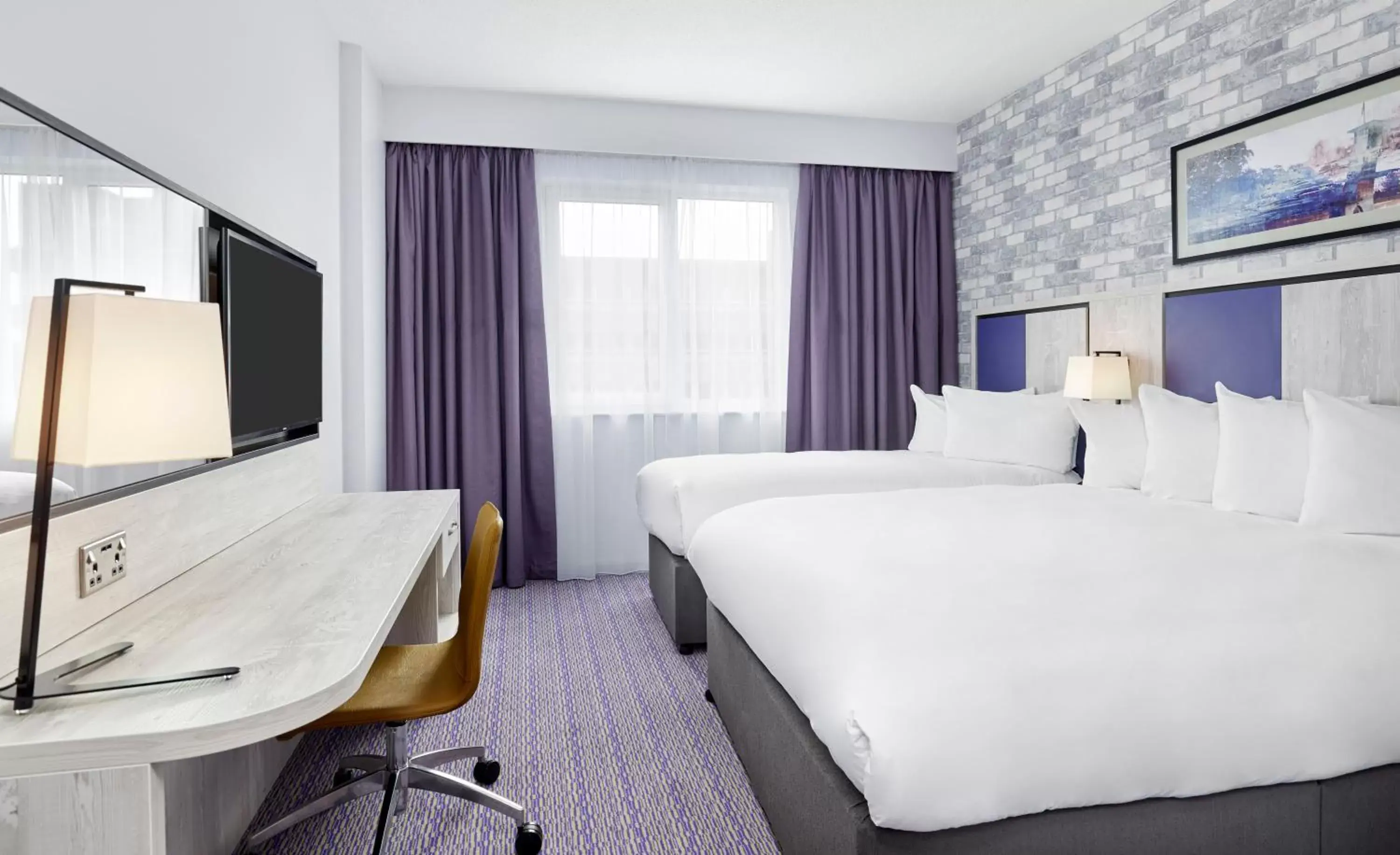 Photo of the whole room, Bed in Leonardo Hotel Swindon - Formerly Jurys Inn