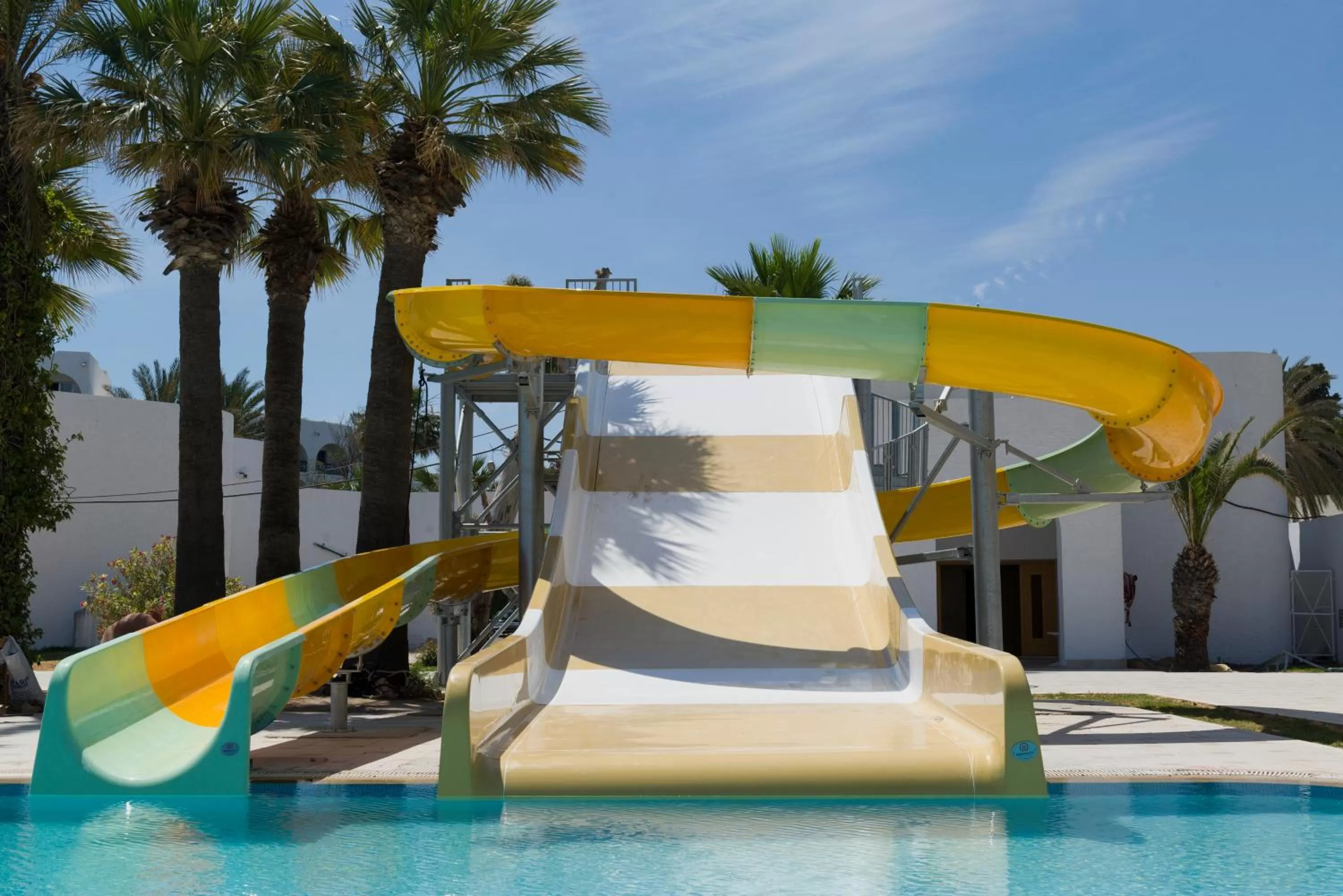 Swimming pool in Tour Khalef