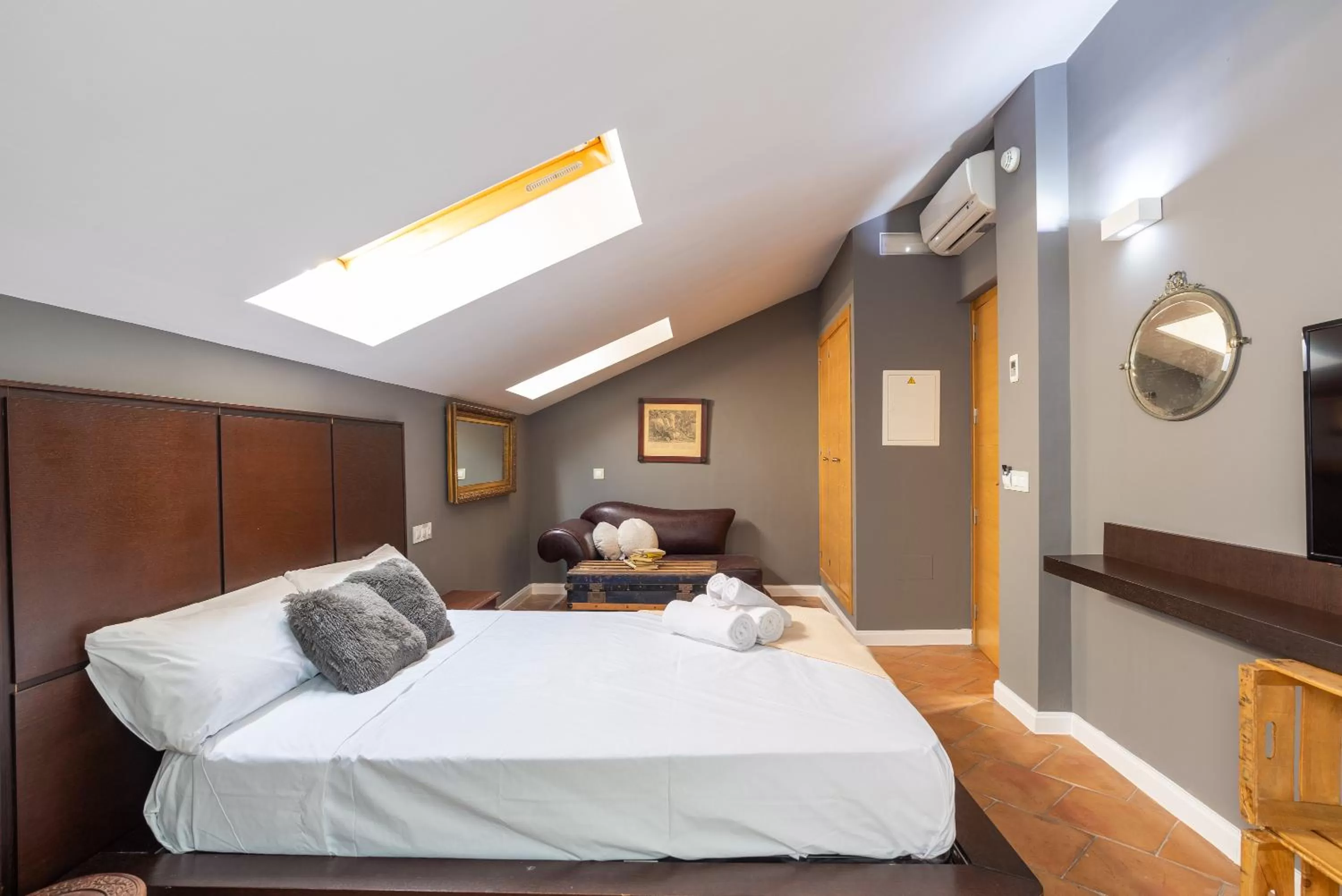 Photo of the whole room, Bed in Hotel Albaicín