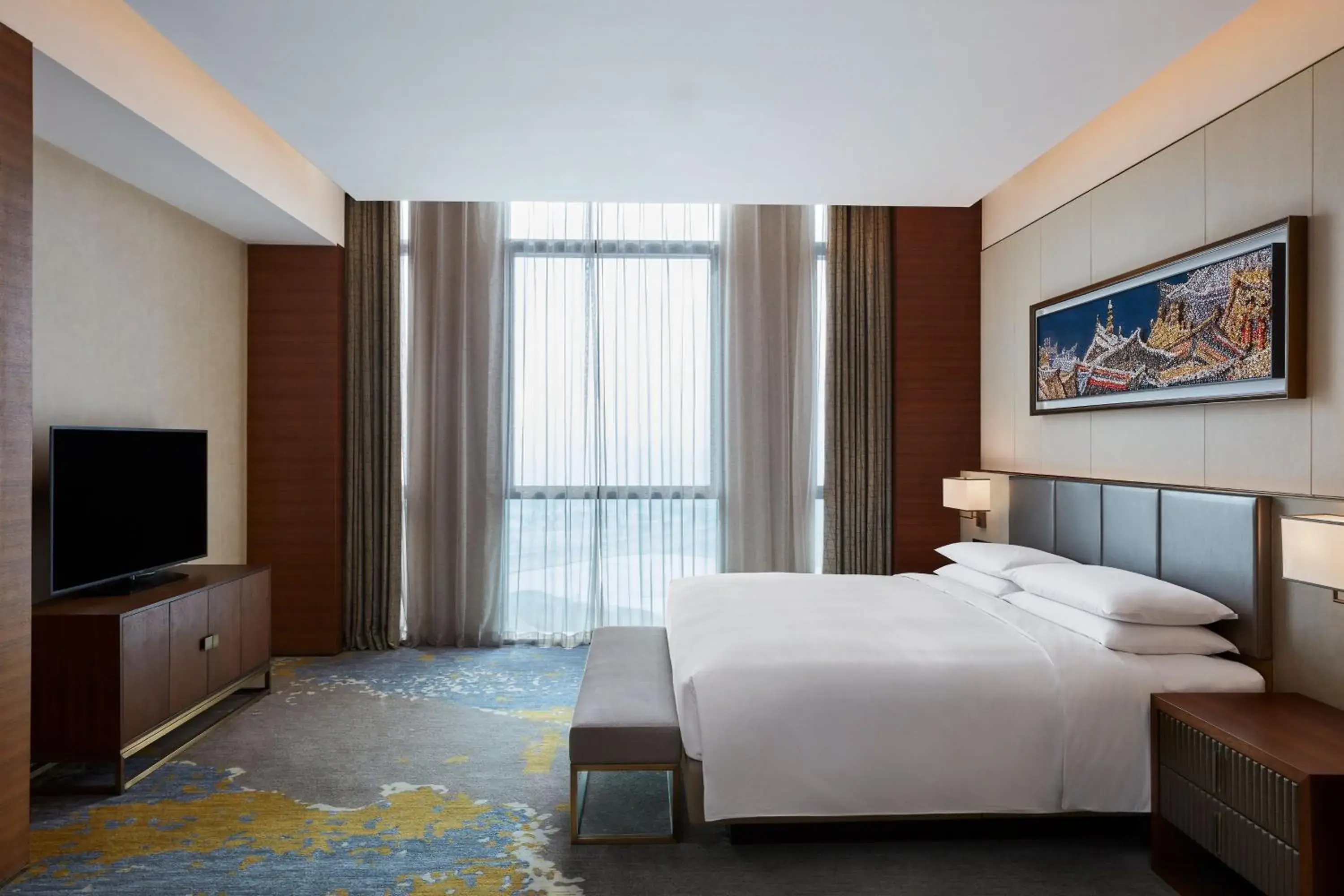 Bedroom, Bed in Sheraton Beijing Lize Hotel