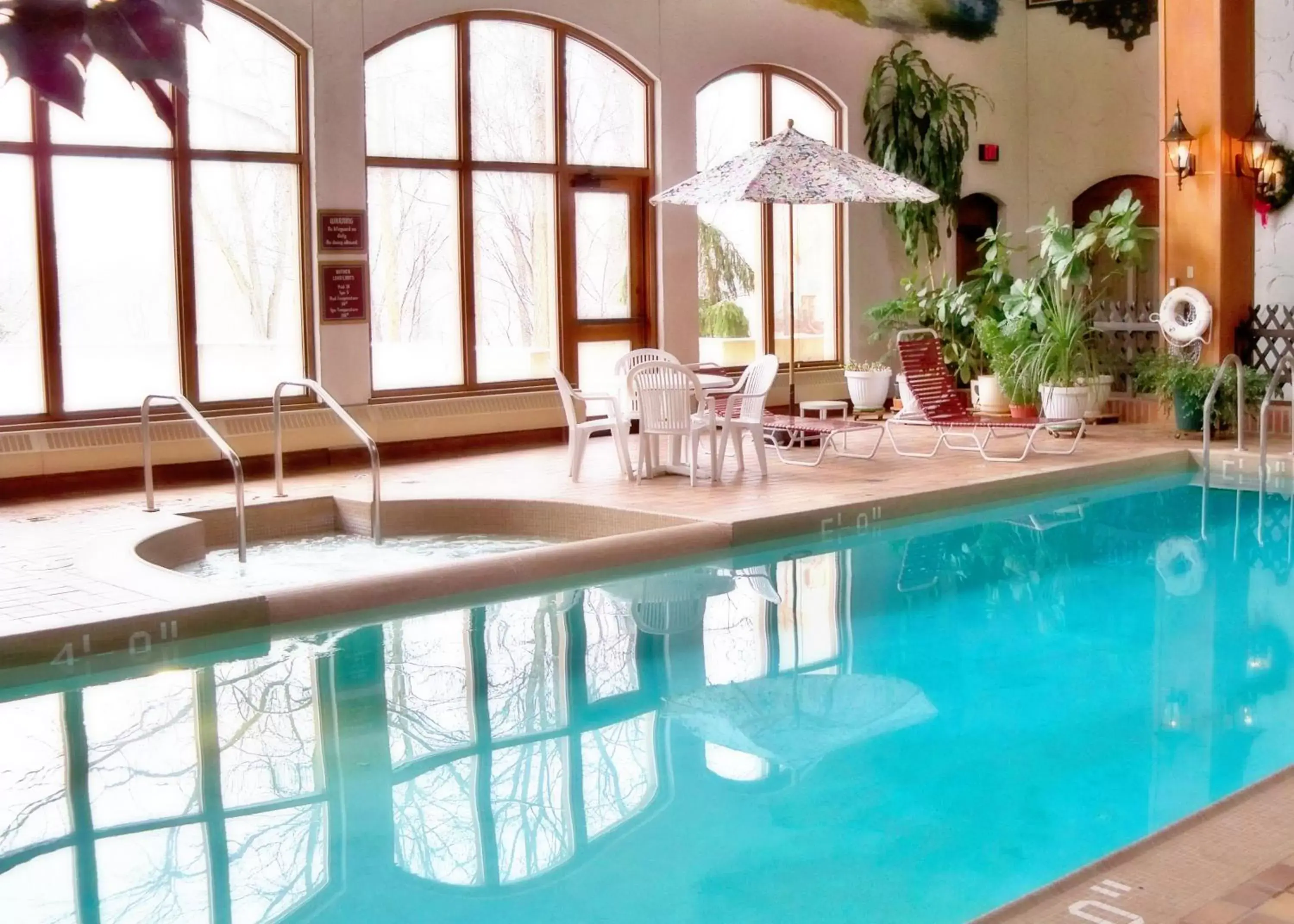 Swimming Pool in Bavarian Inn Lodge