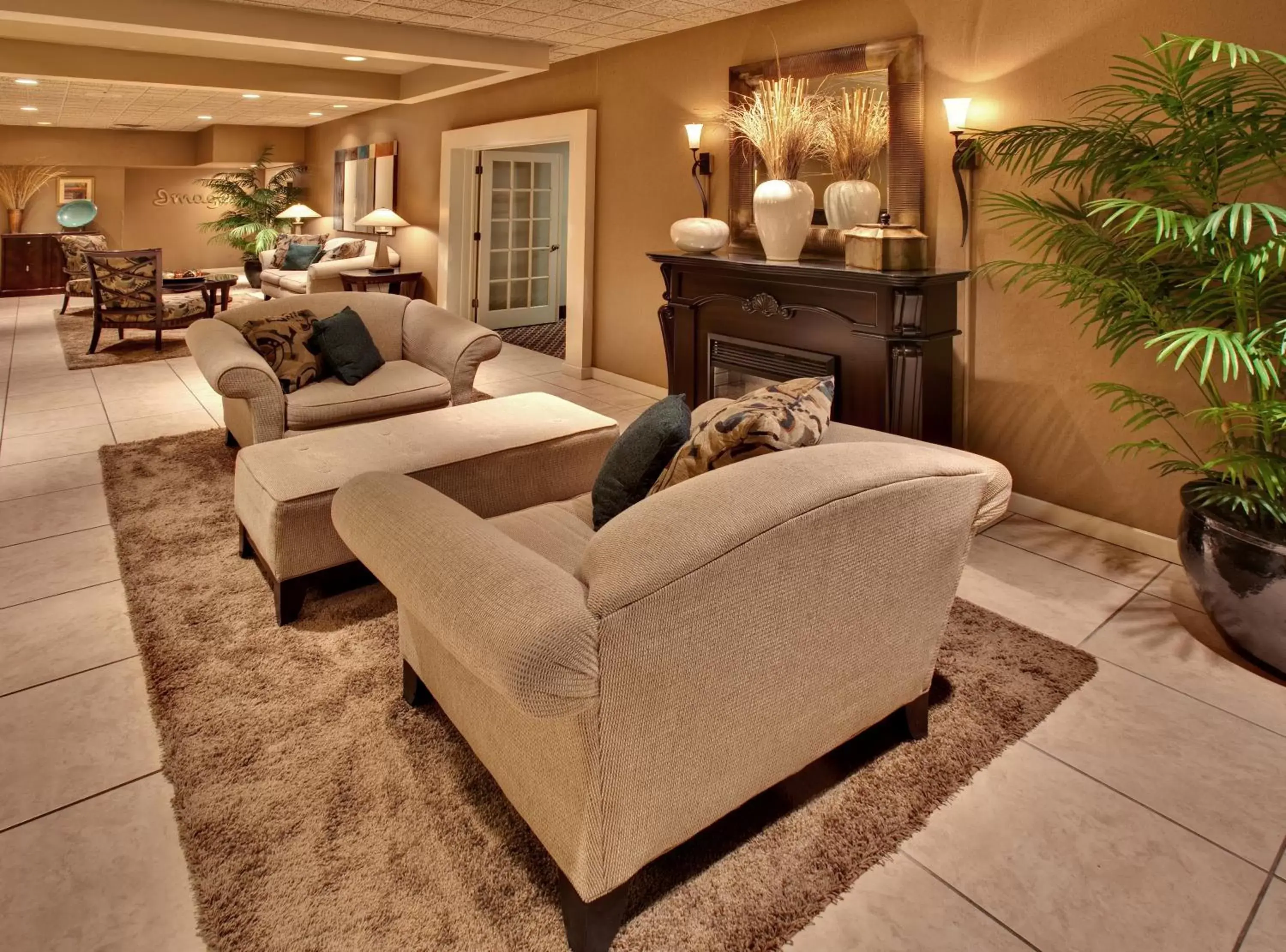 Lobby or reception, Seating Area in Ramada by Wyndham Midtown Grand Island