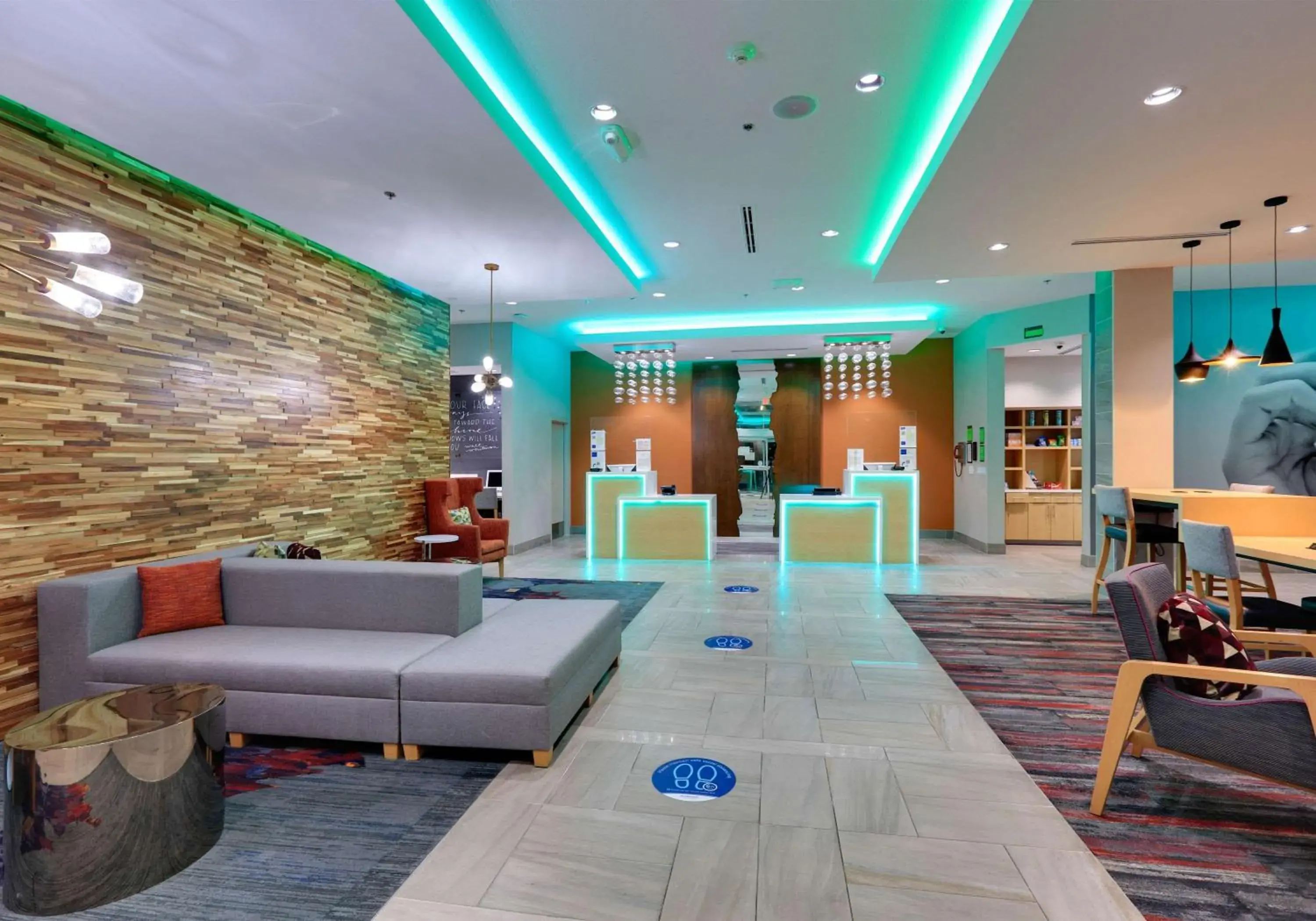 Lobby or reception in La Quinta Inn & Suites by Wyndham Lakeway