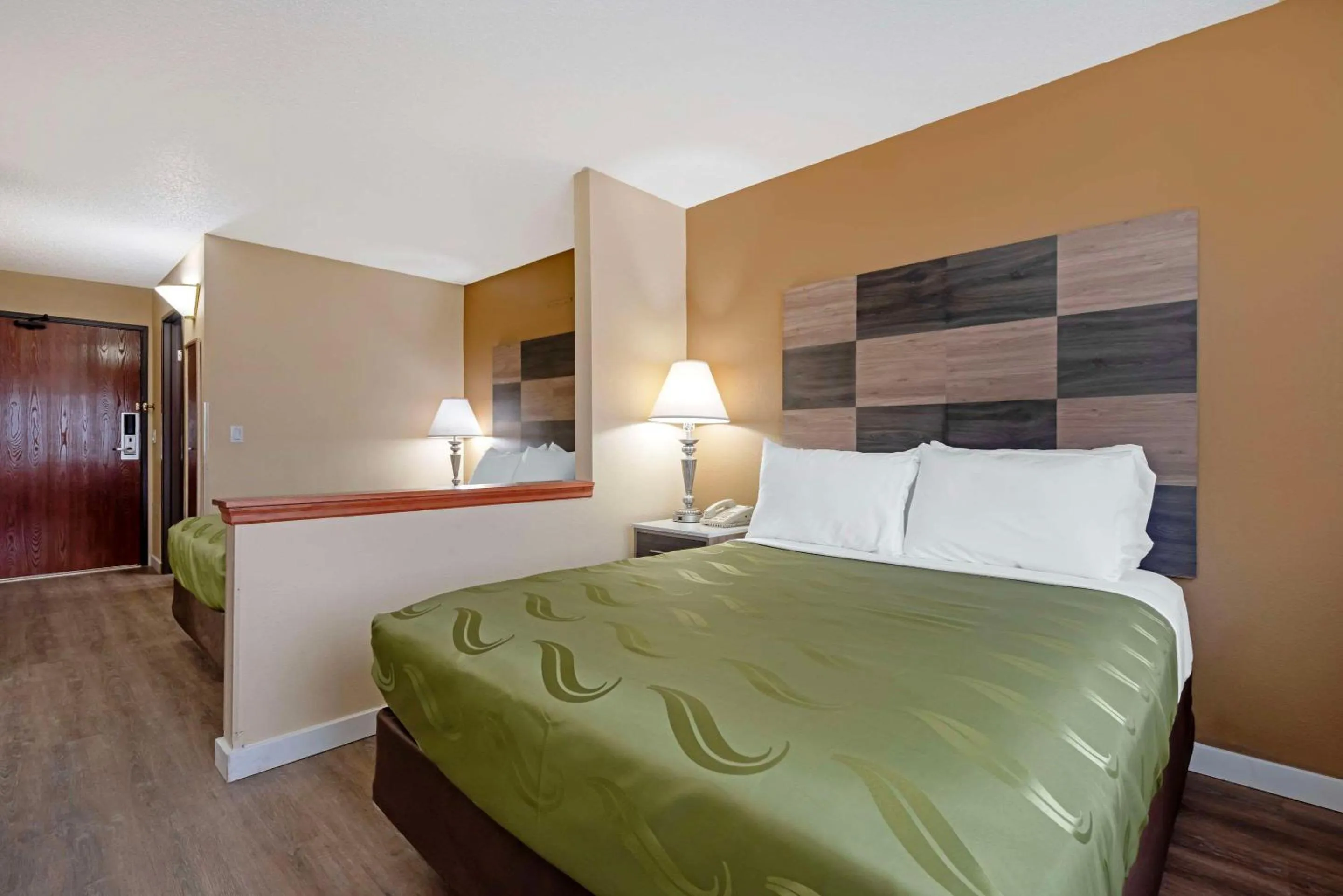 Bedroom, Bed in Quality Inn Bemidji