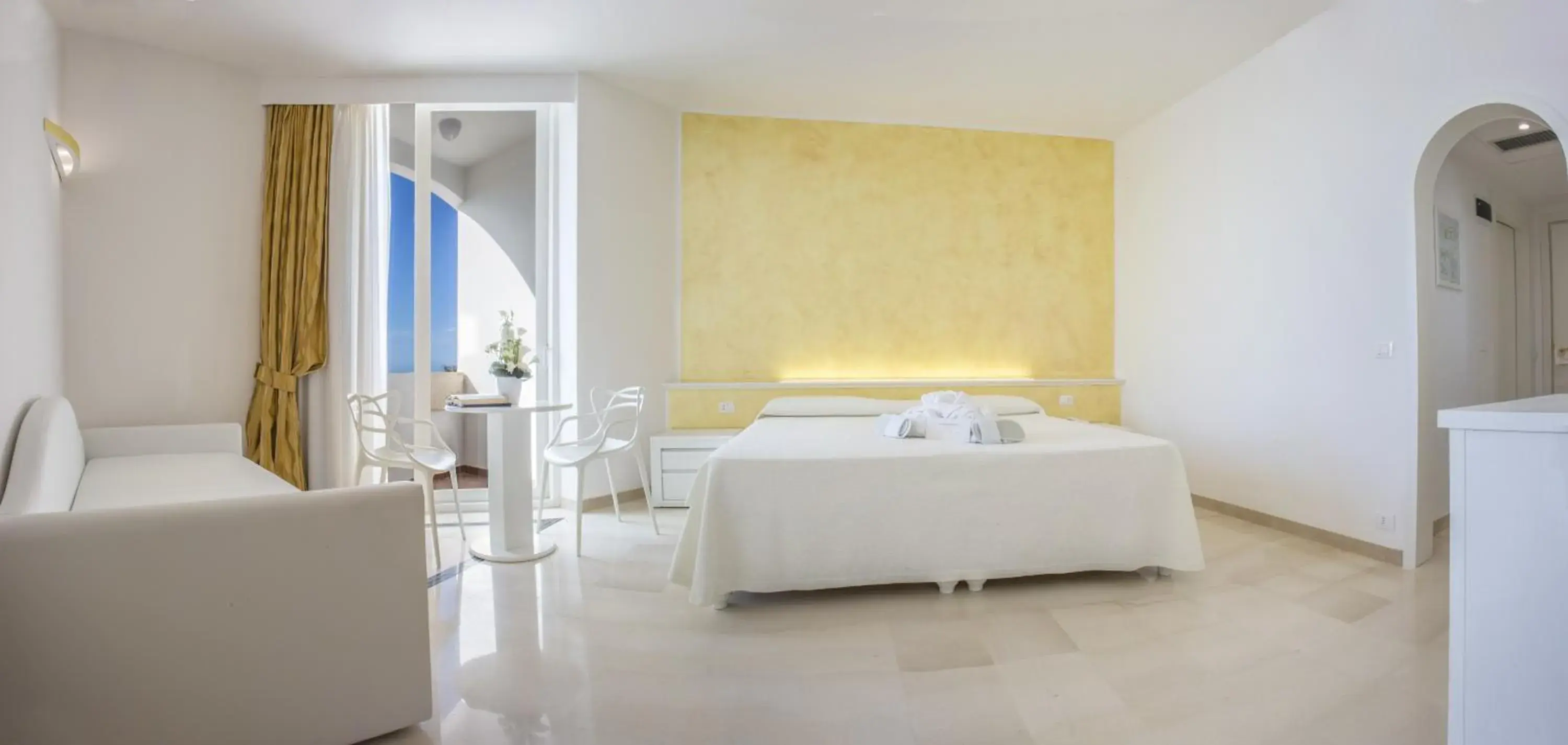 Bedroom, Bed in Grand Hotel Costa Brada