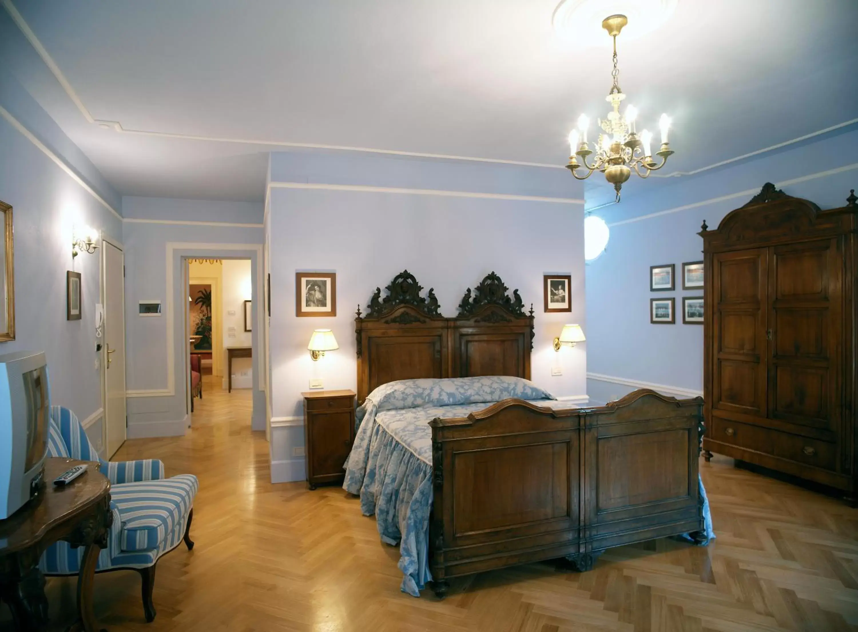 Photo of the whole room, Bed in Palazzo Dalla Rosa Prati