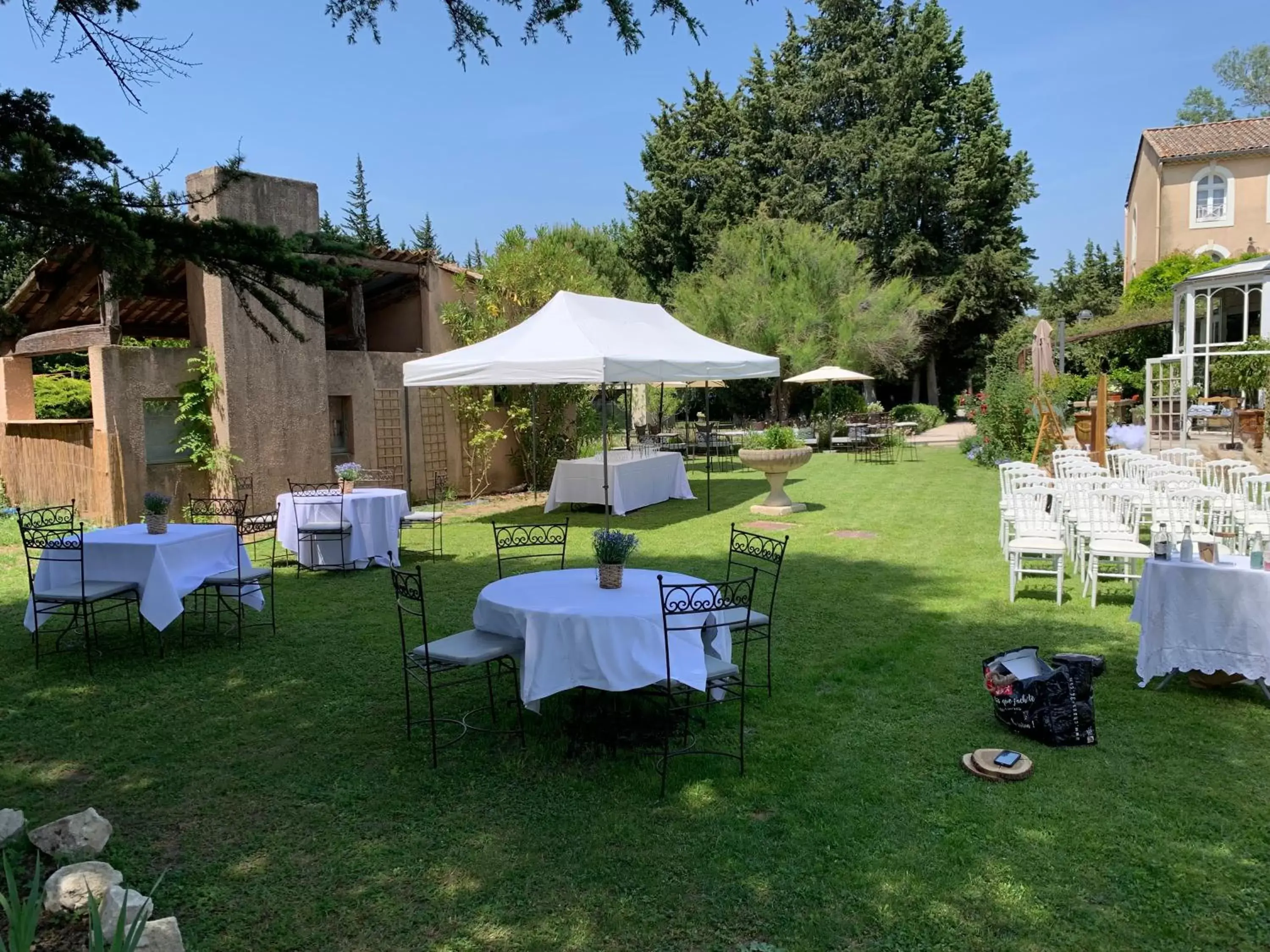 Garden, Banquet Facilities in Moulin de la Roque