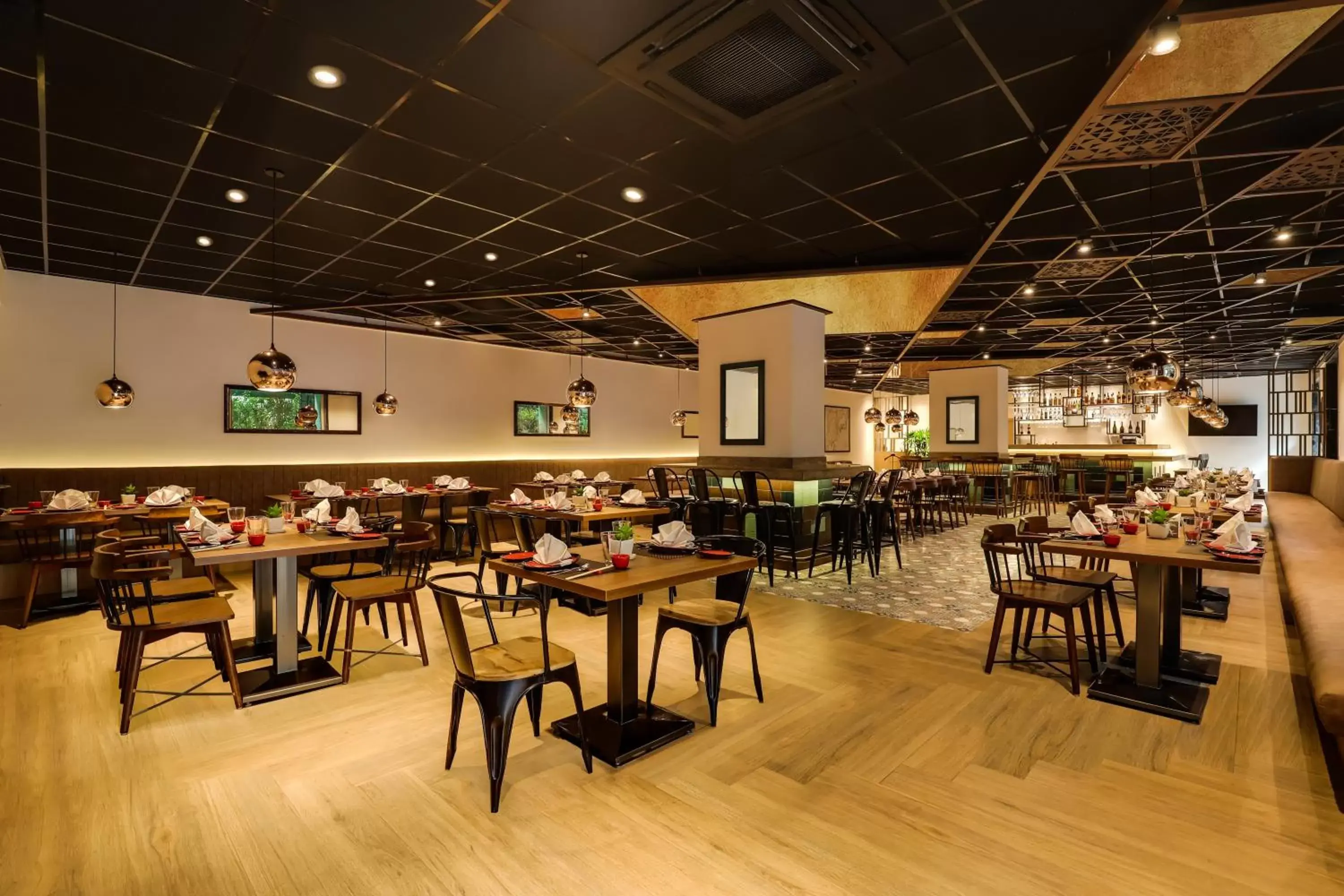 Restaurant/Places to Eat in Lemon Tree Premier, Delhi Airport