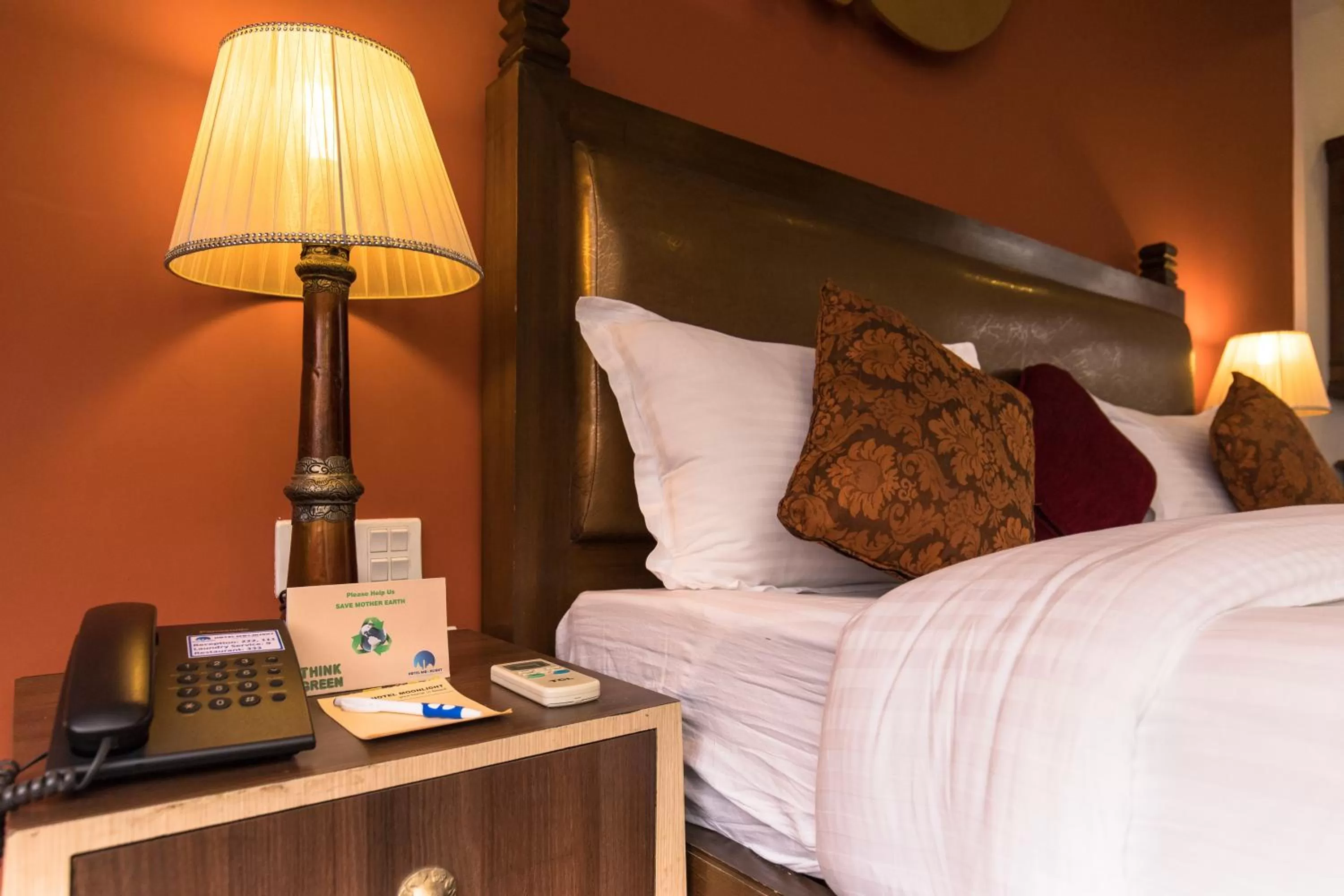 Boutique Double Room with 24 hours Check-In, 20% off on First Spa Treatment & One-Way Complimentary Airport Transfer in Hotel Moonlight