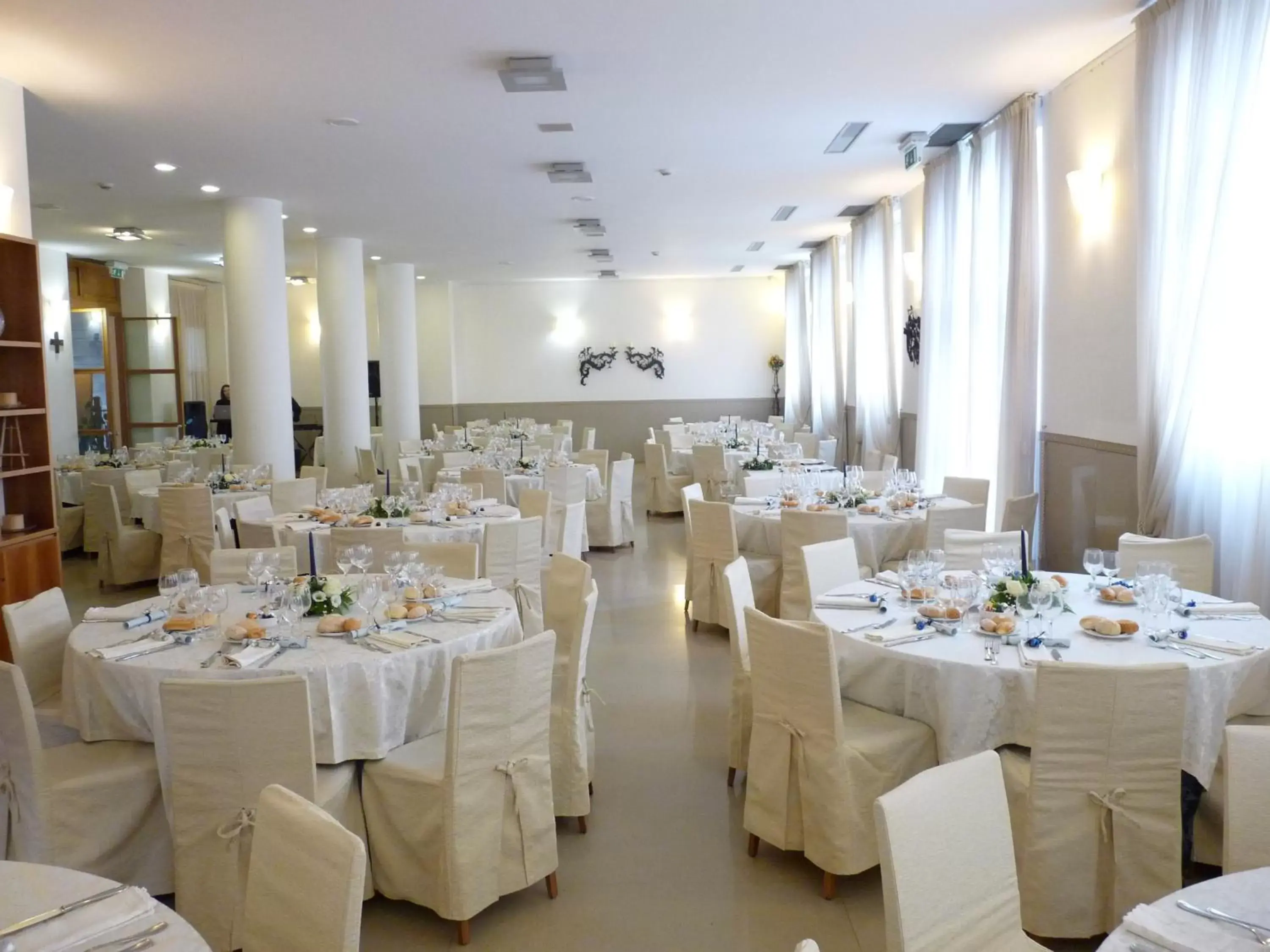 Restaurant/places to eat, Banquet Facilities in Villa Cagnola