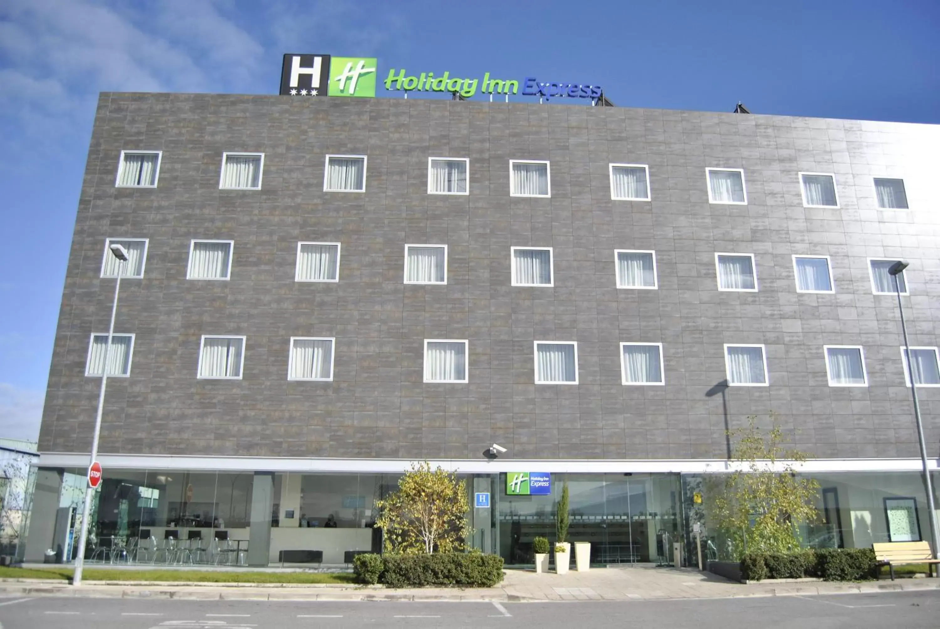 Facade/entrance, Property Building in Holiday Inn Express Pamplona, an IHG Hotel