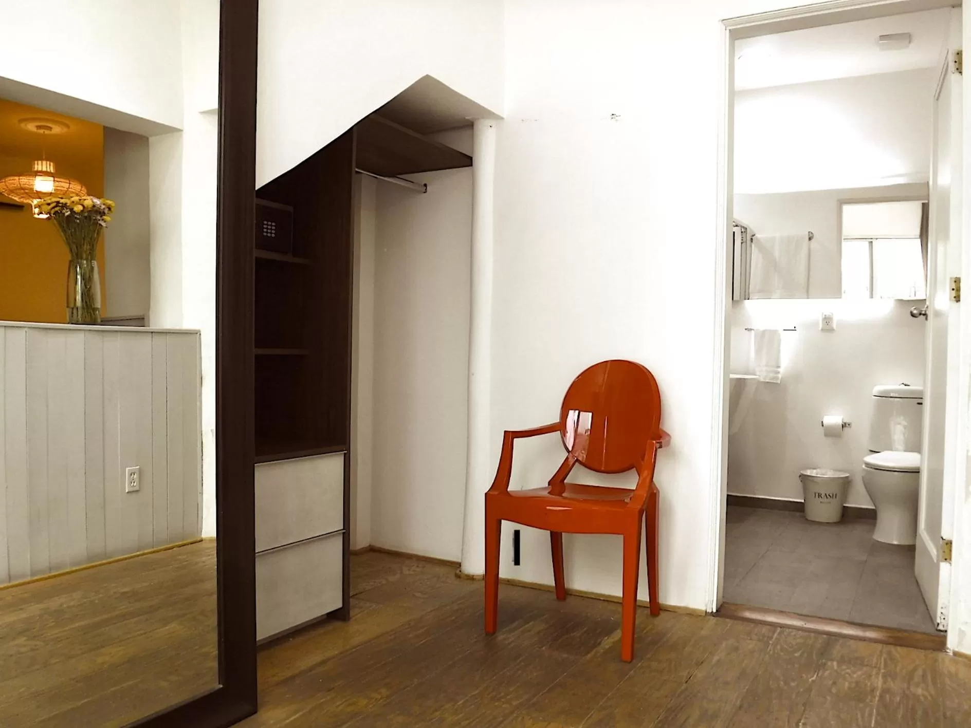 Photo of the whole room, Seating Area in Condesa Haus B&B