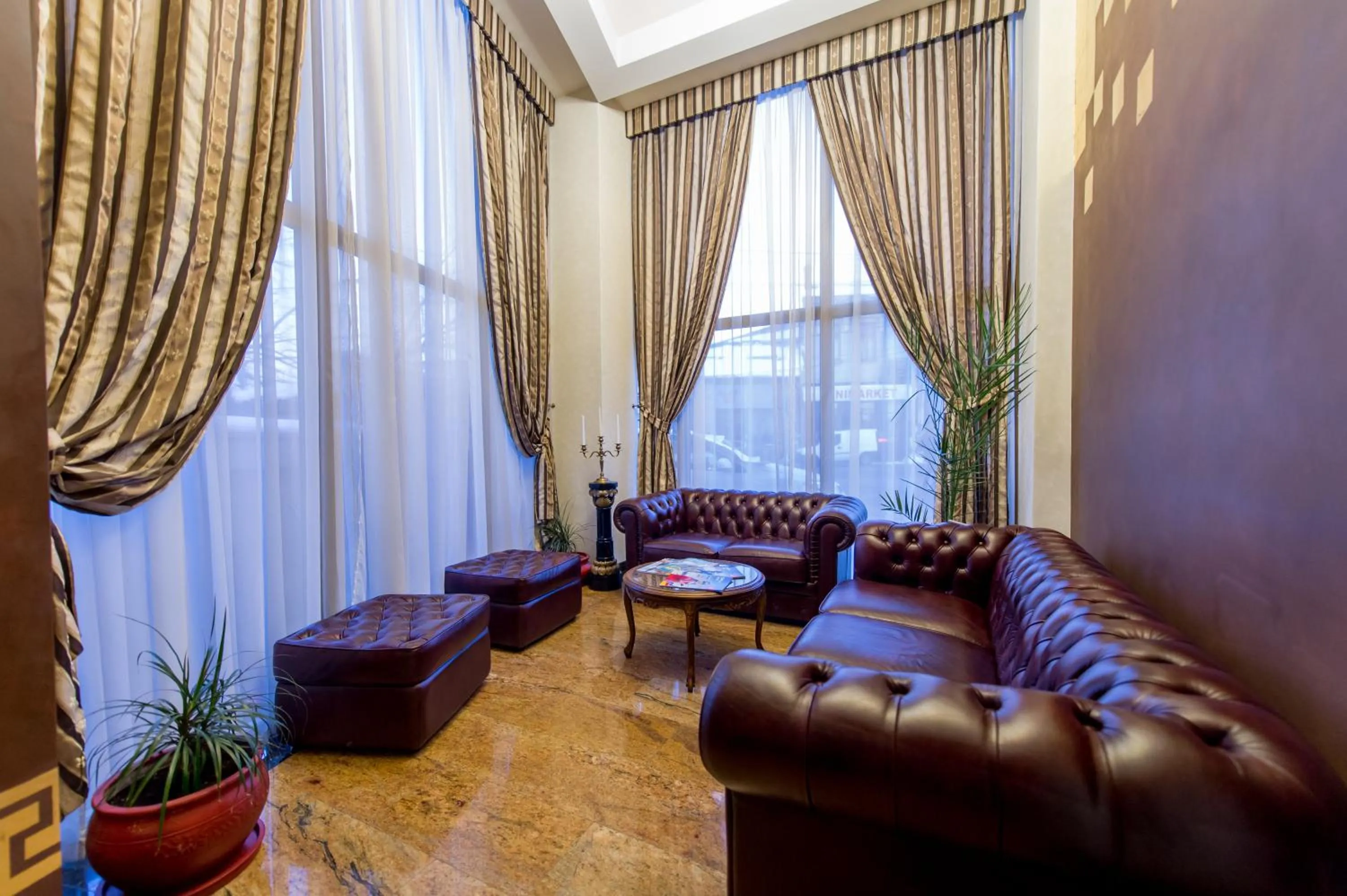 Lobby or reception in Hotel Rexton