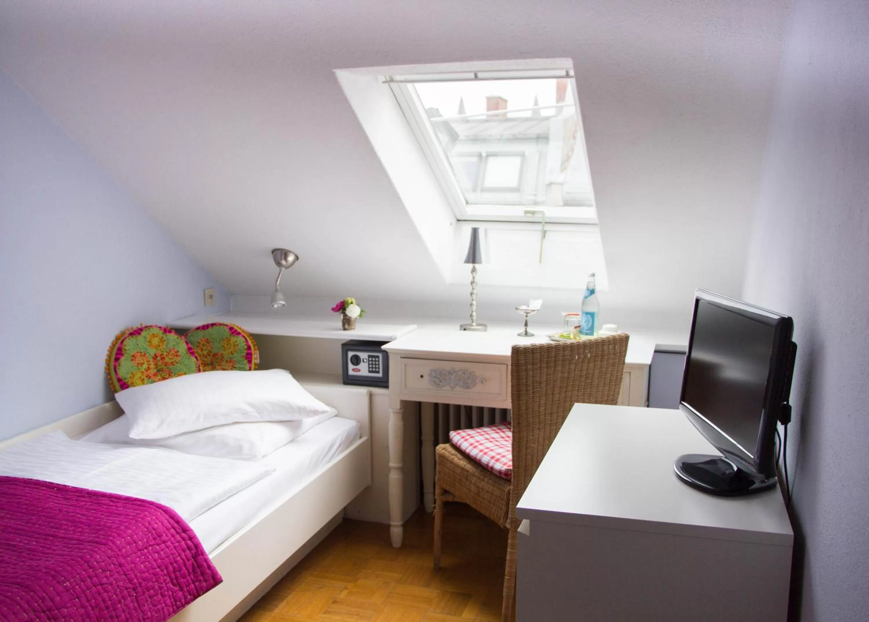 Bed in das HOTEL in München