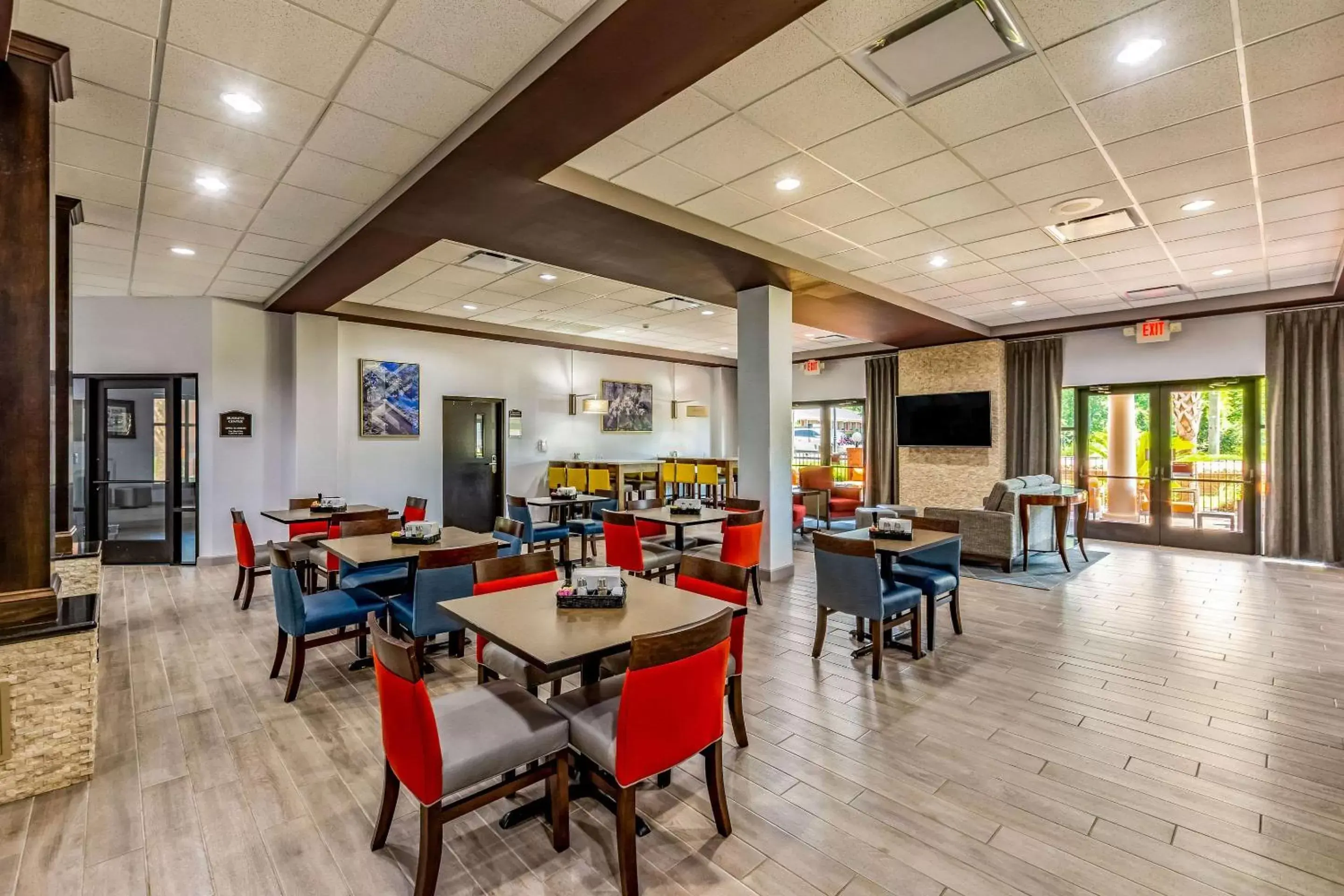 Restaurant/Places to Eat in Holiday Inn Express & Suites Lexington, an IHG Hotel