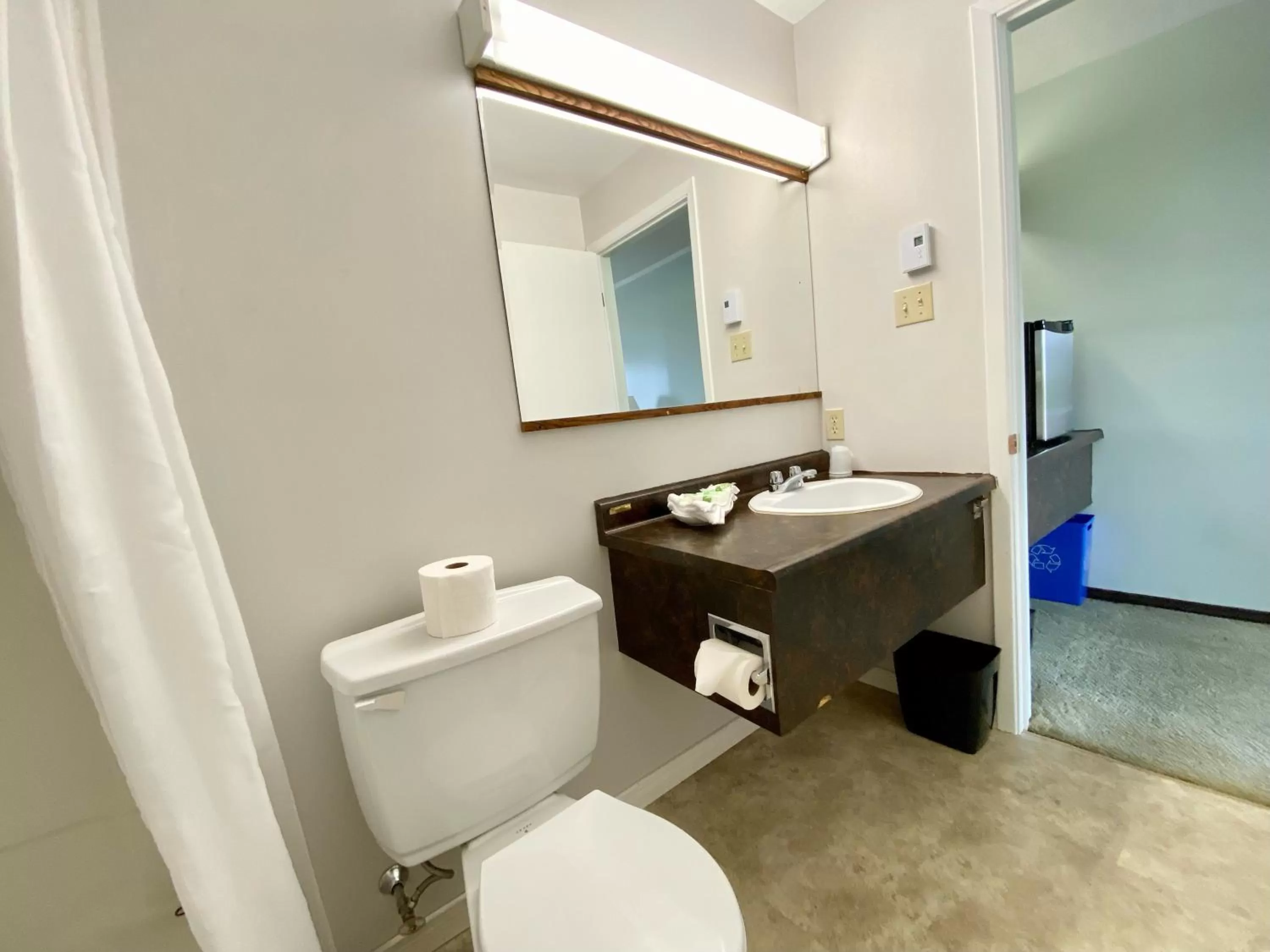 Bathroom in New Age Inn - Voyageur