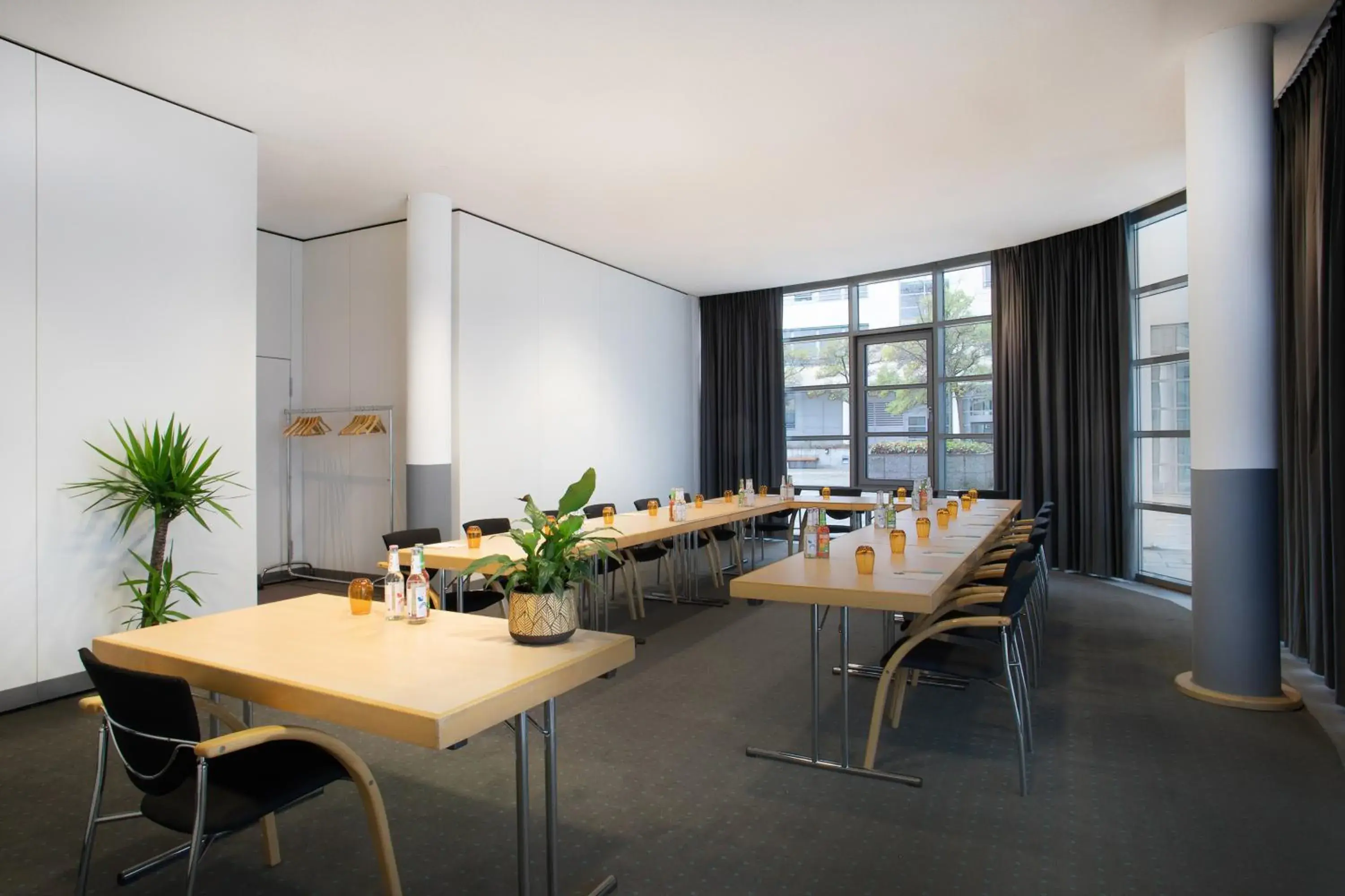 Business facilities, Dining Area in INNSiDE by Meliá München Neue Messe