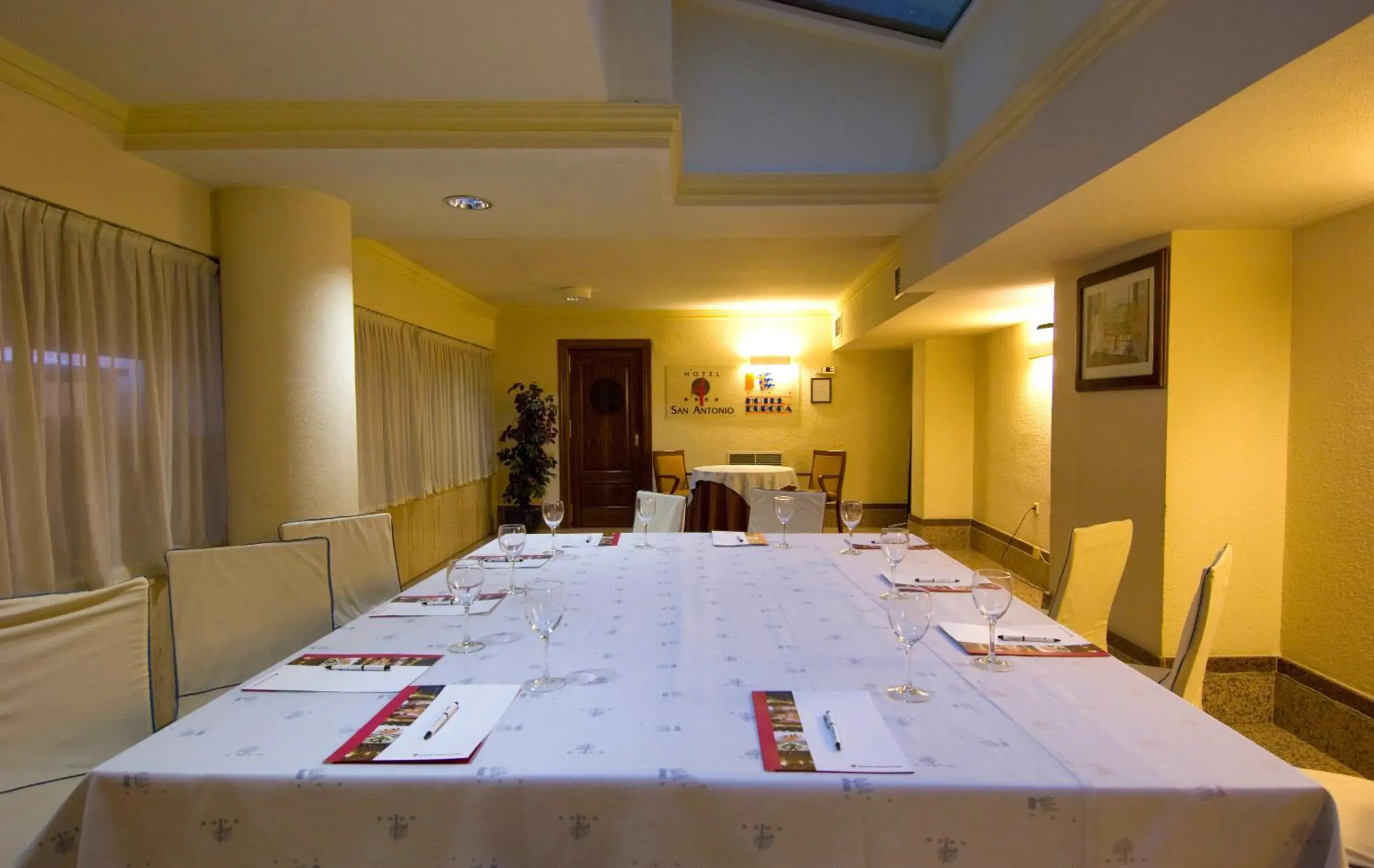 Business facilities, Business Area/Conference Room in Hotel San Antonio