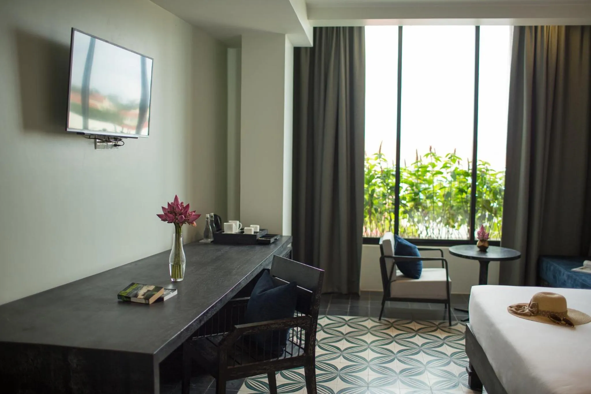 Garden, Bed in Monthara Angkor Residence