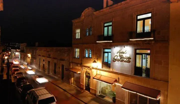 Night, Property Building in Hotel & Suites Galeria