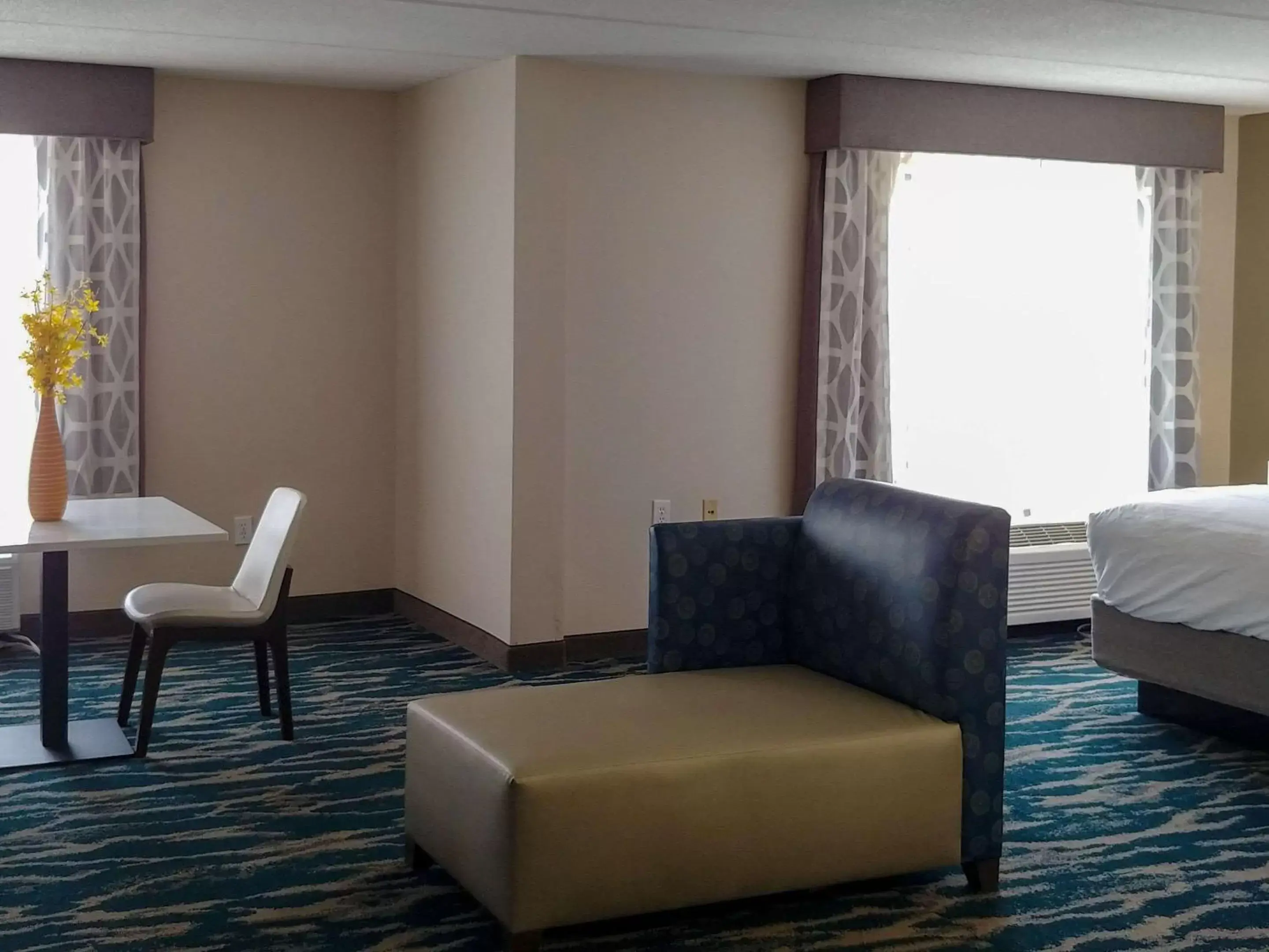 Bedroom, Seating Area in Comfort Inn & Suites Greenville Near Convention Center