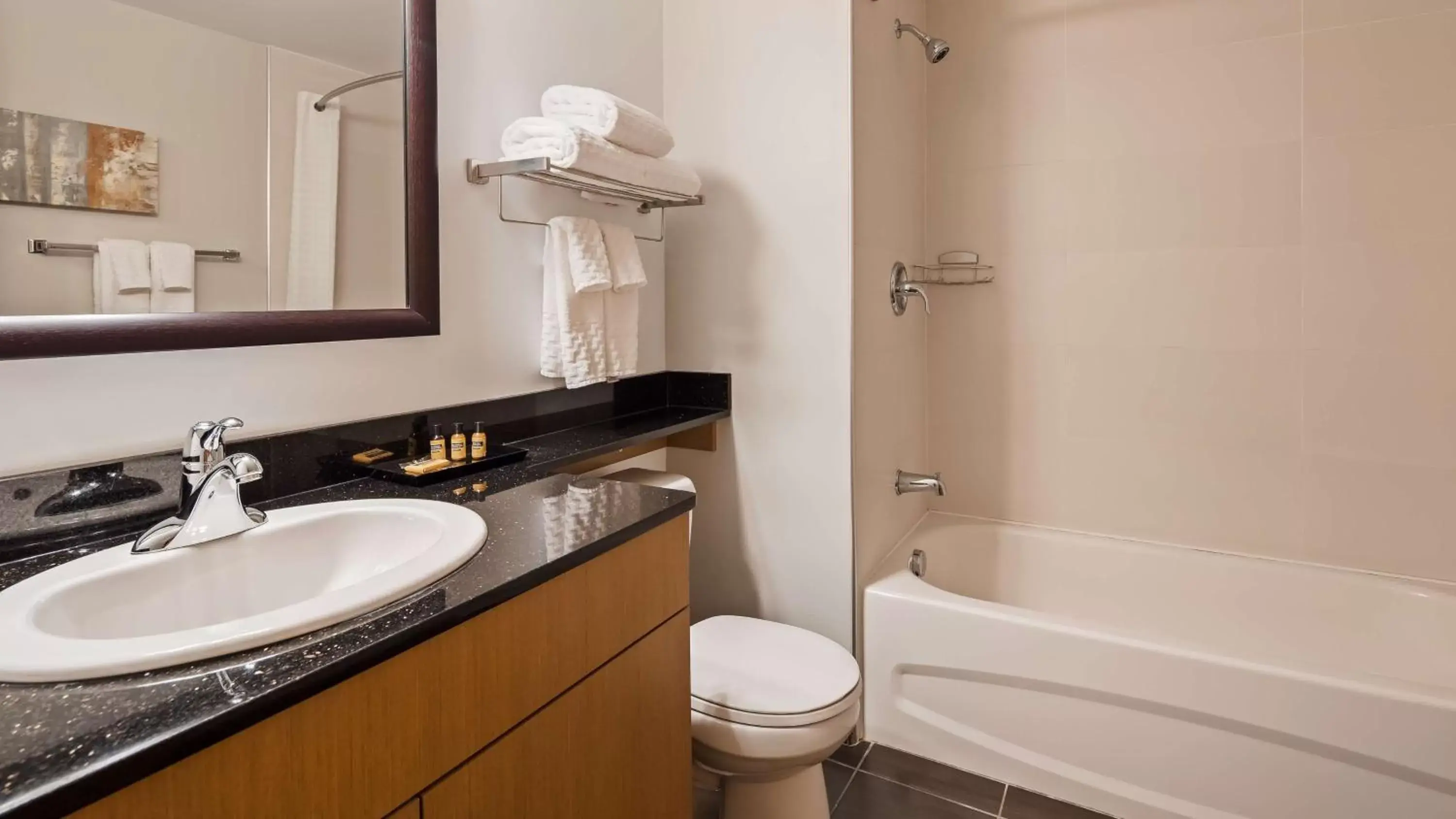 Photo of the whole room, Bathroom in Best Western Plus Airport Inn & Suites