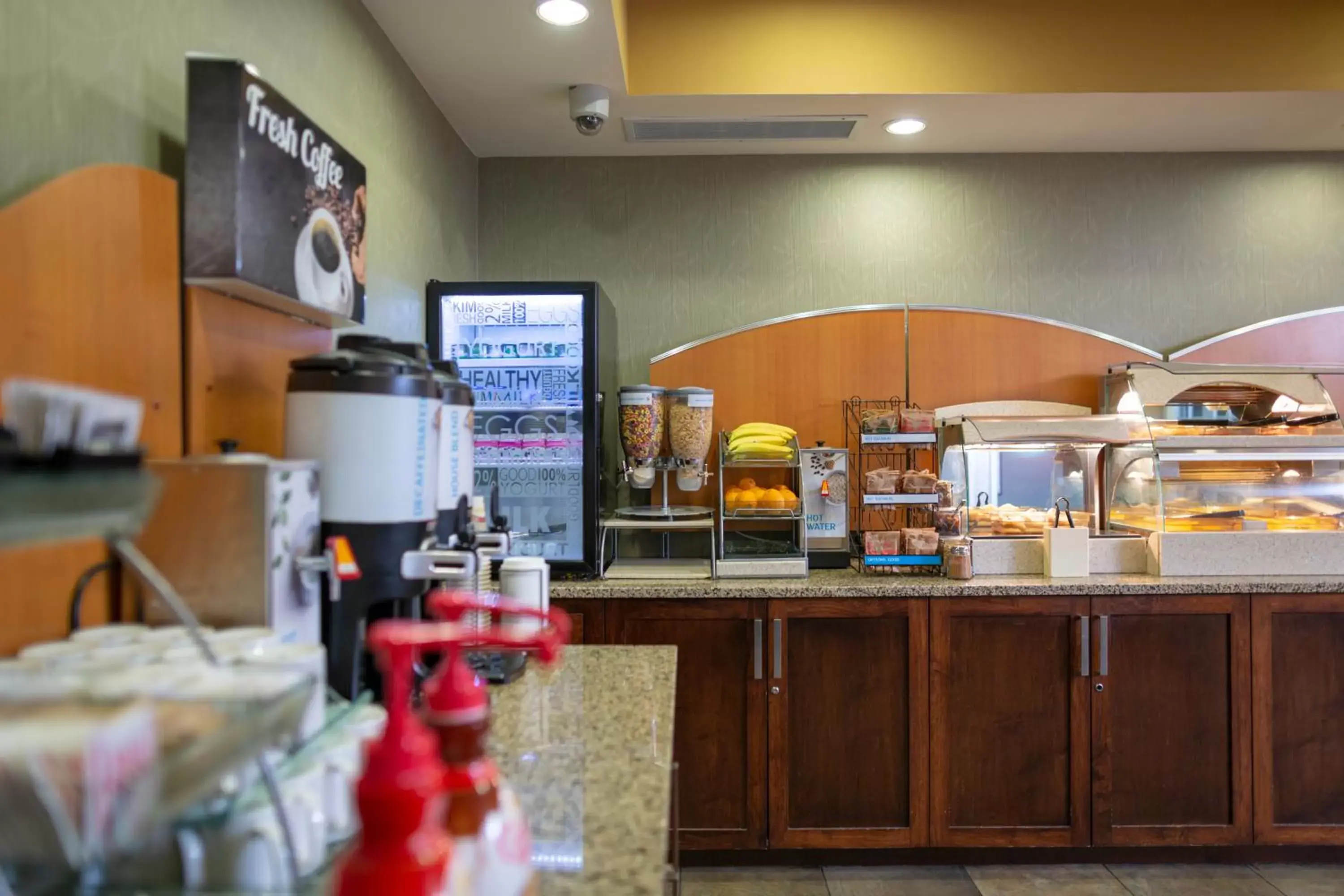 Coffee/tea facilities in Bayview Hotel